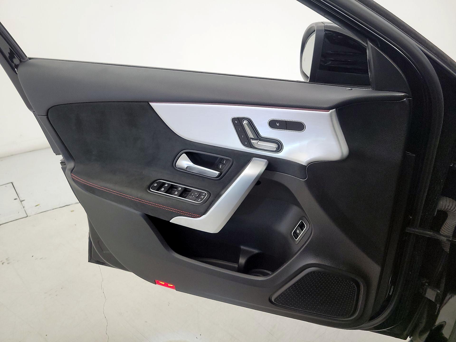 Thumbnail: 2020 Mercedes-Benz A-Class - 12