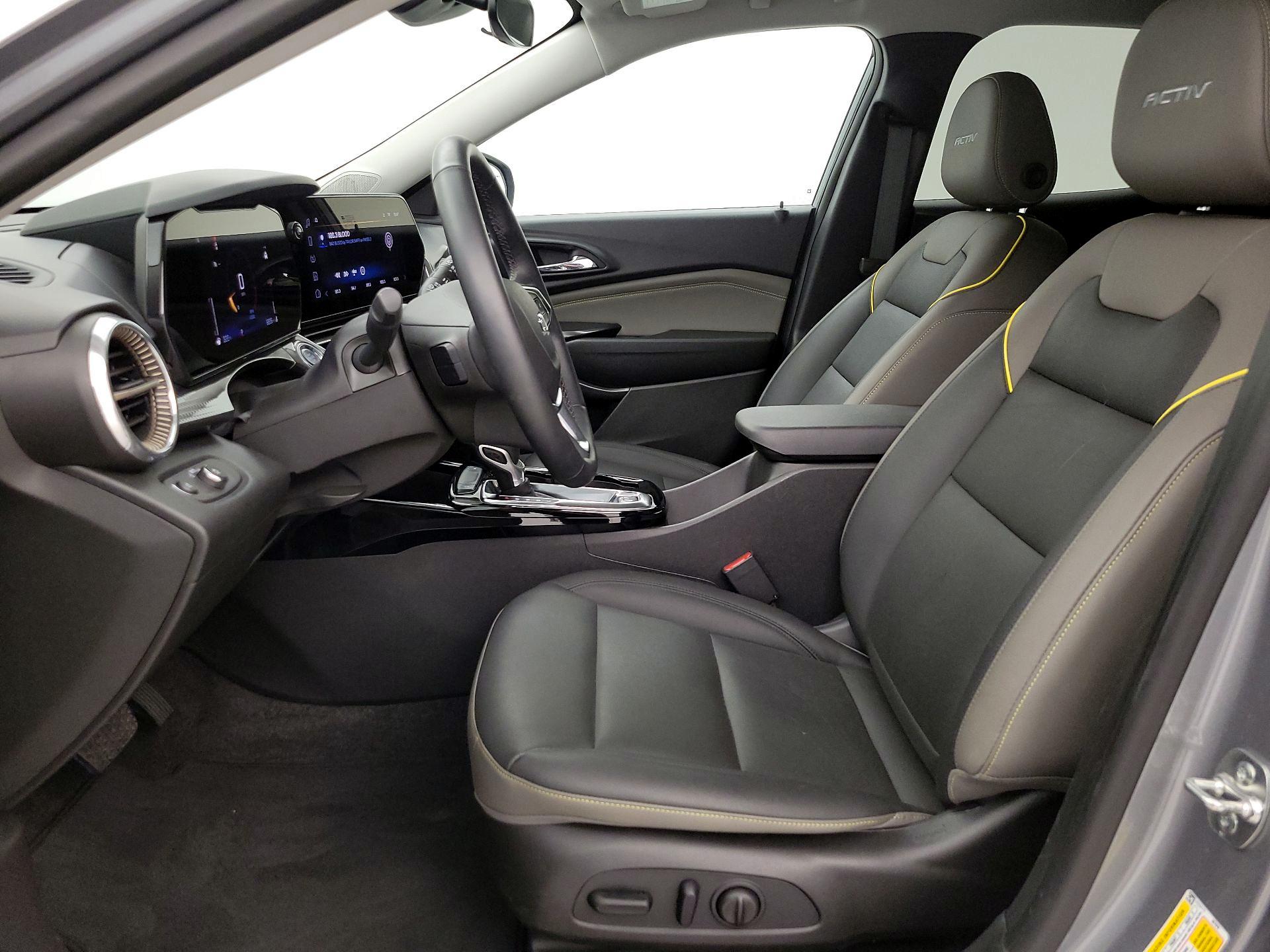 Thumbnail: 2025 Chevrolet Trax - 11
