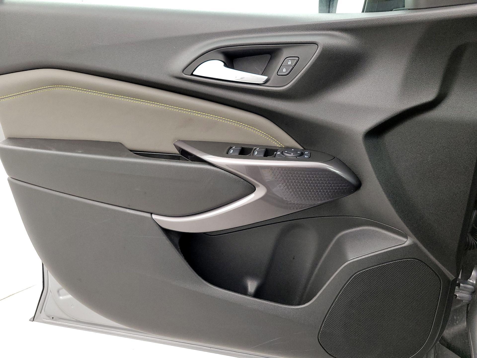Thumbnail: 2025 Chevrolet Trax - 12