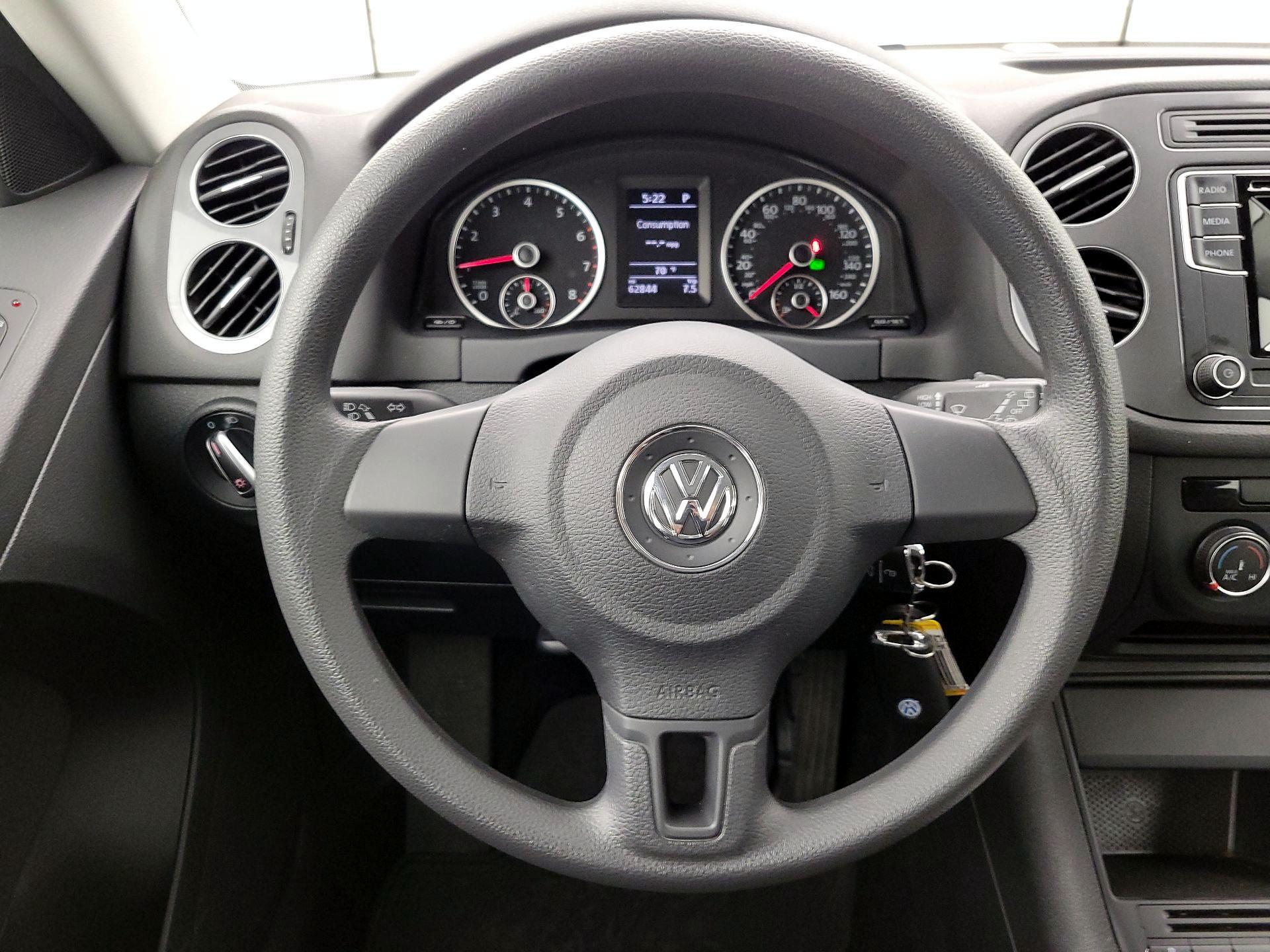 Thumbnail: 2017 Volkswagen Tiguan - 10
