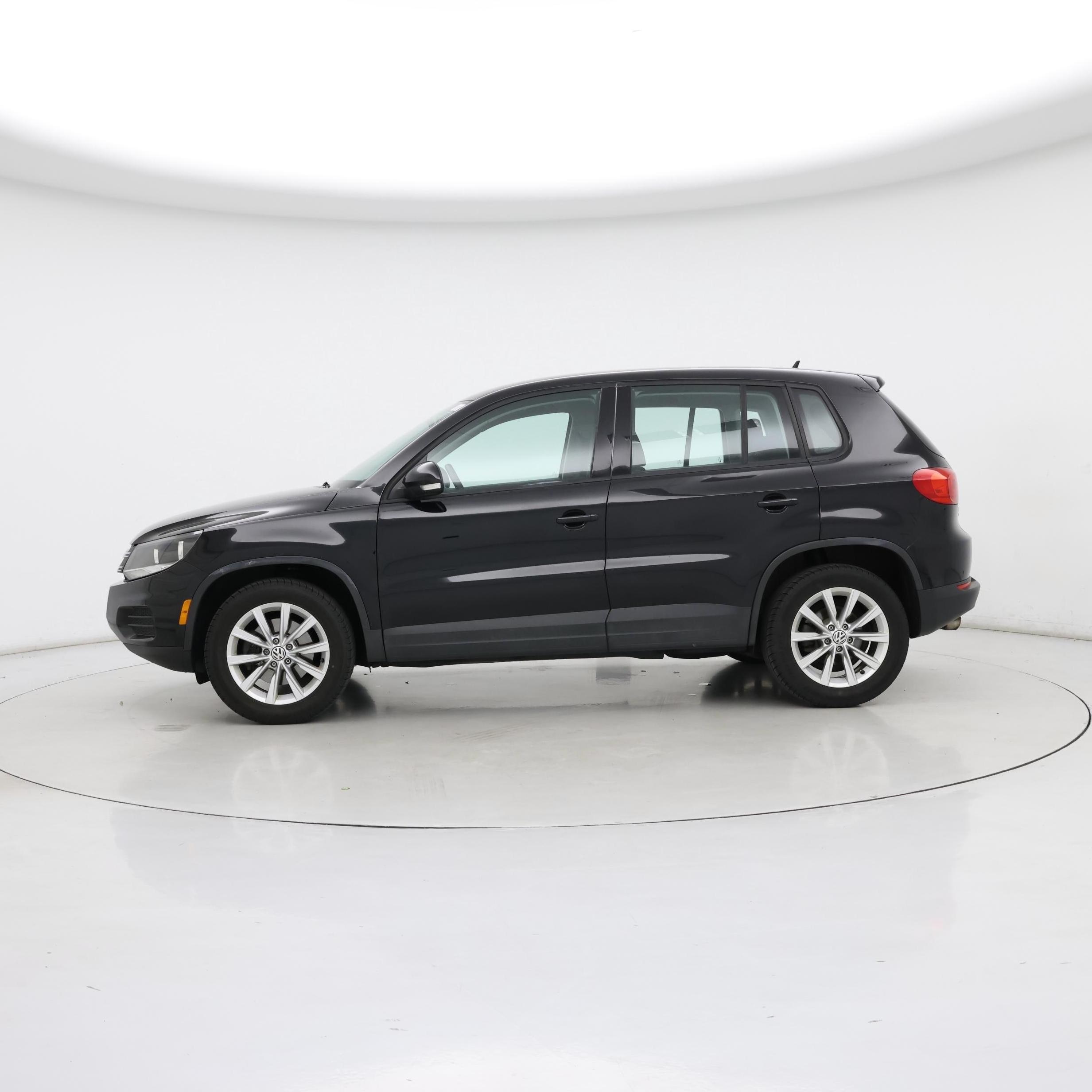 Thumbnail: 2017 Volkswagen Tiguan - 3