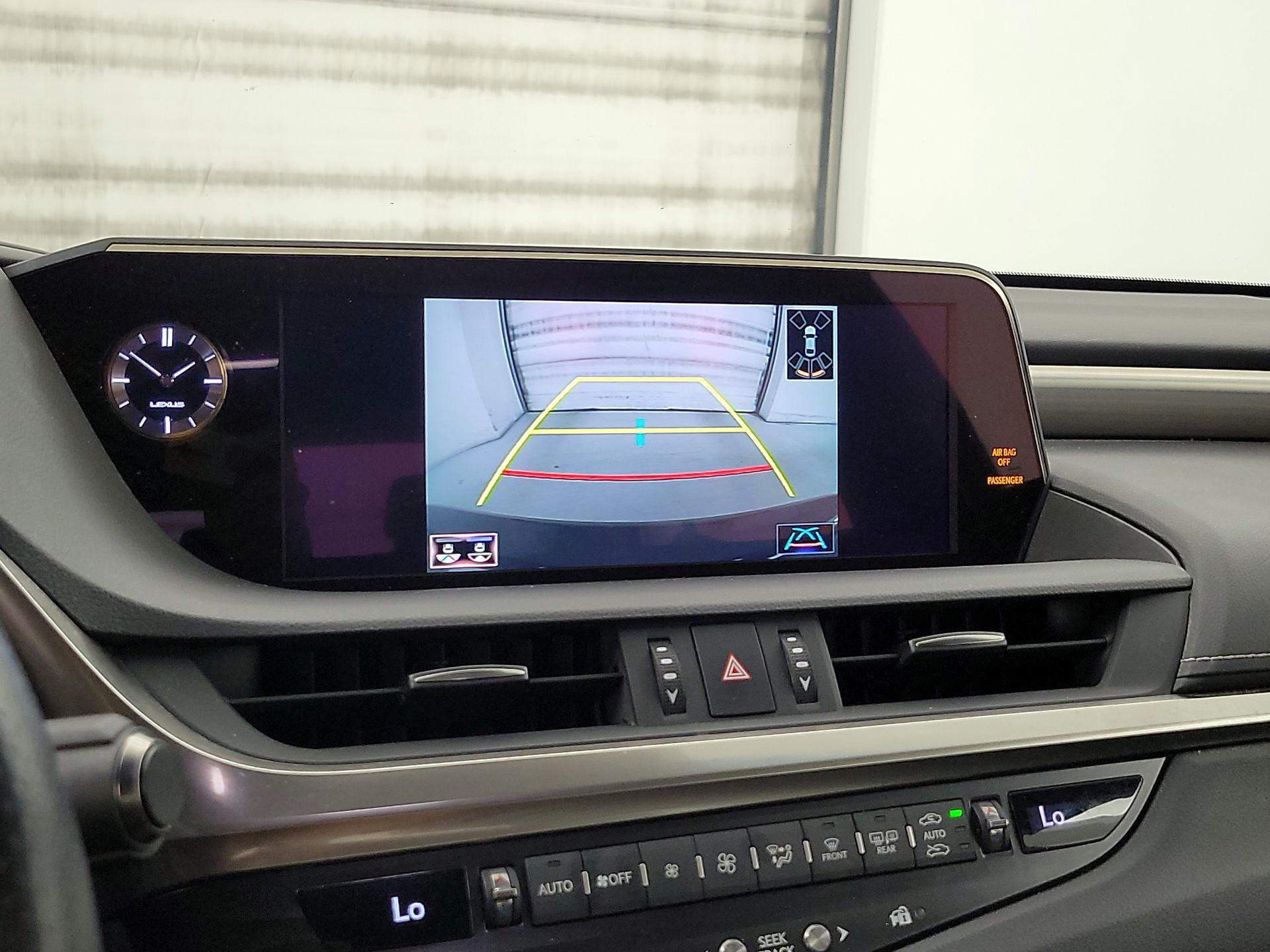 Thumbnail: 2019 Lexus ES - 15