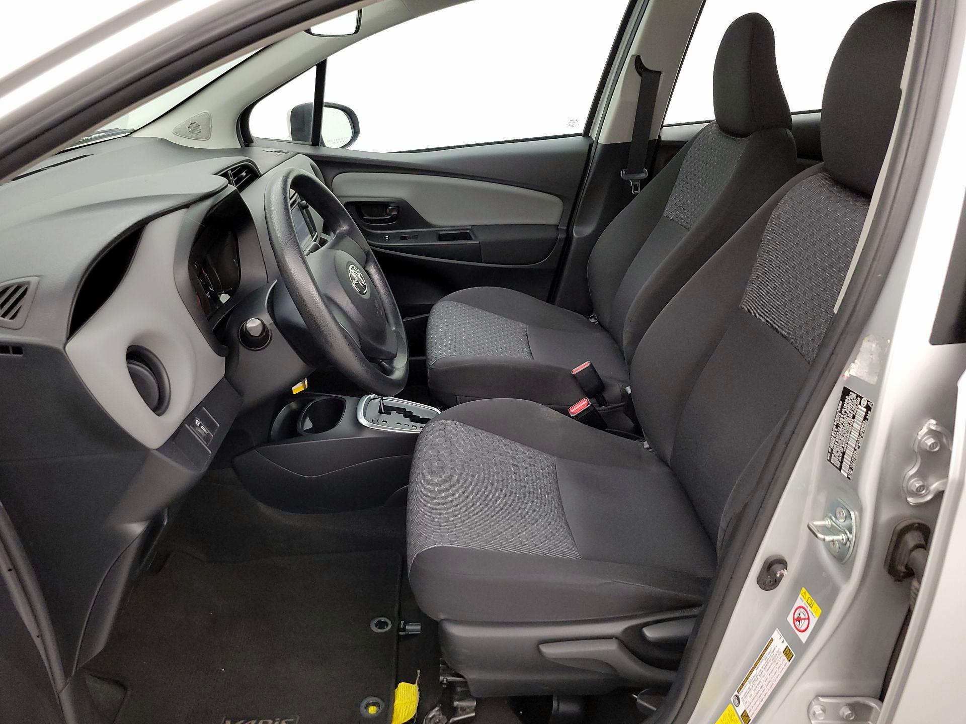 Thumbnail: 2015 Toyota Yaris - 11