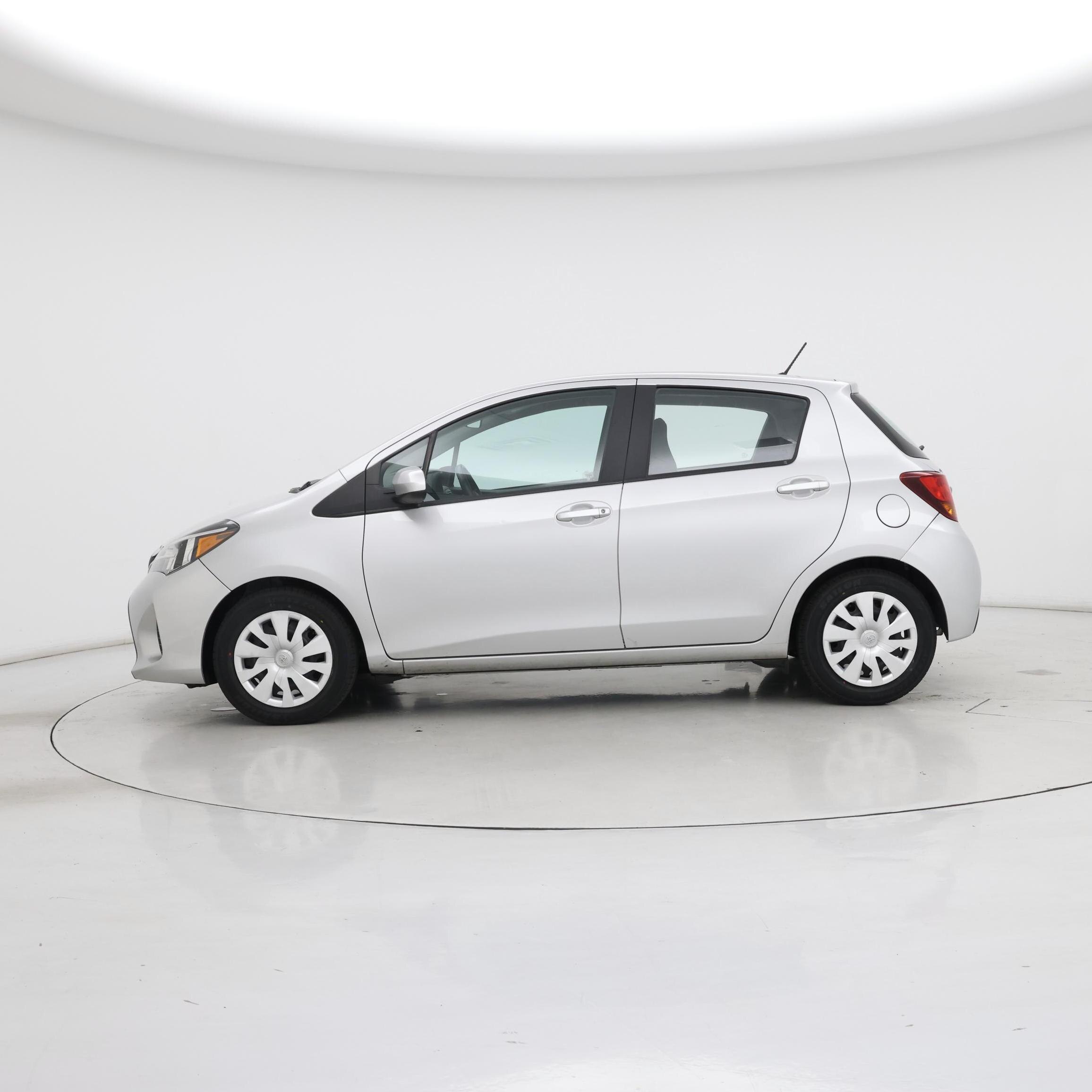 Thumbnail: 2015 Toyota Yaris - 3