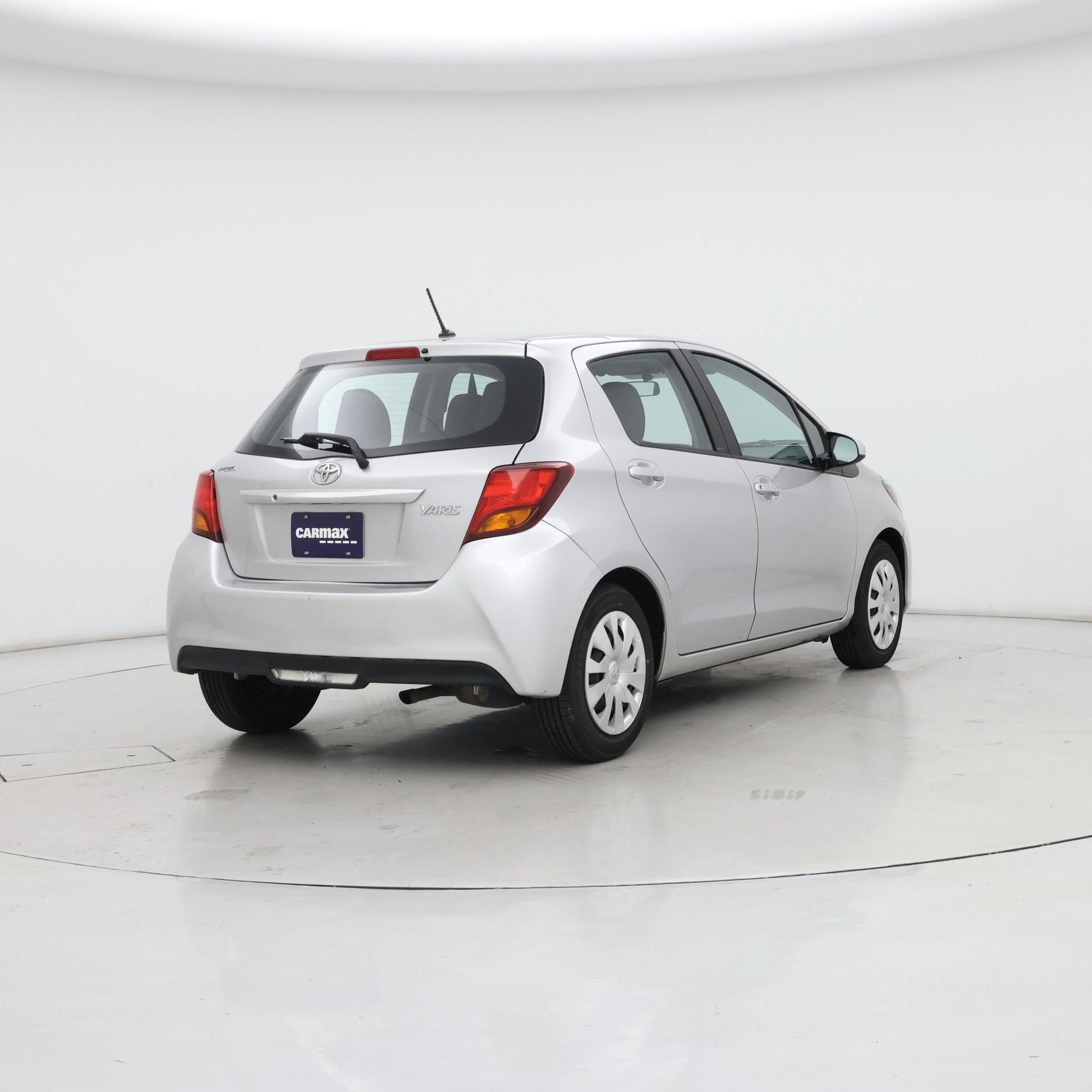 Thumbnail: 2015 Toyota Yaris - 8