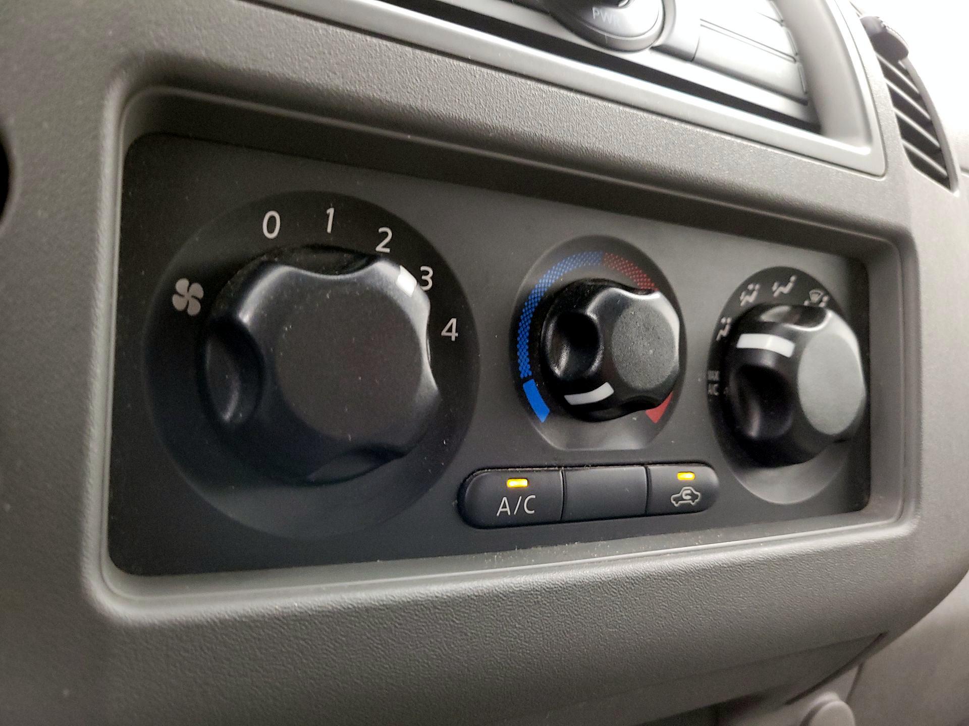 Thumbnail: 2013 Nissan Frontier - 15