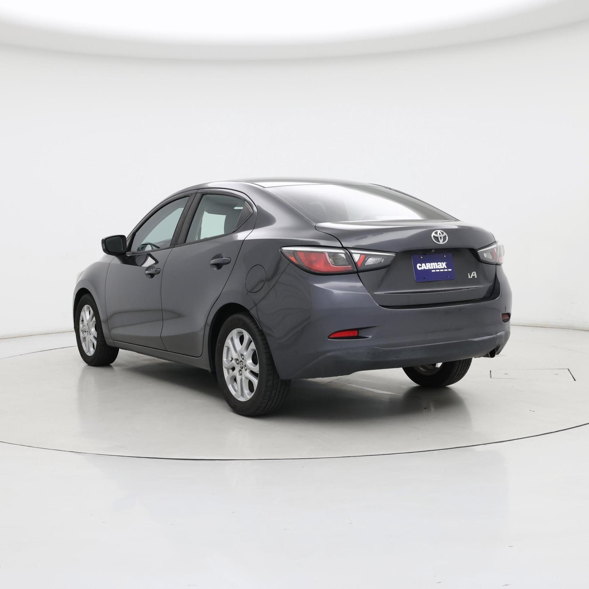 Thumbnail: 2017 Toyota Yaris iA - 2