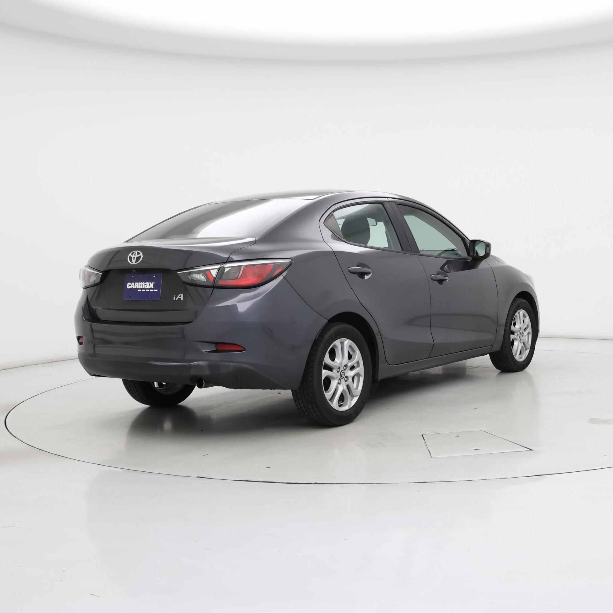 Thumbnail: 2017 Toyota Yaris iA - 8