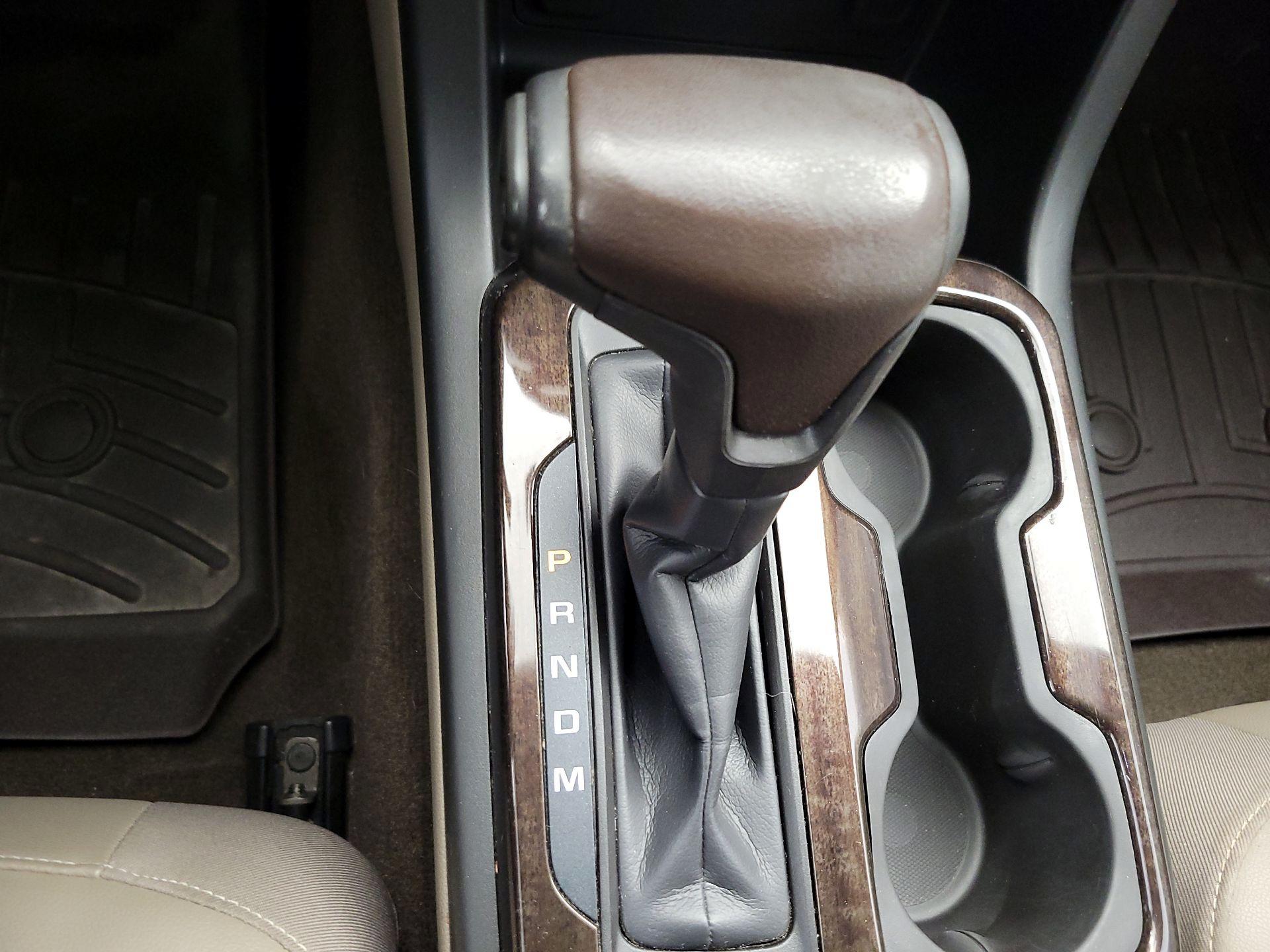 Thumbnail: 2015 GMC Canyon - 18