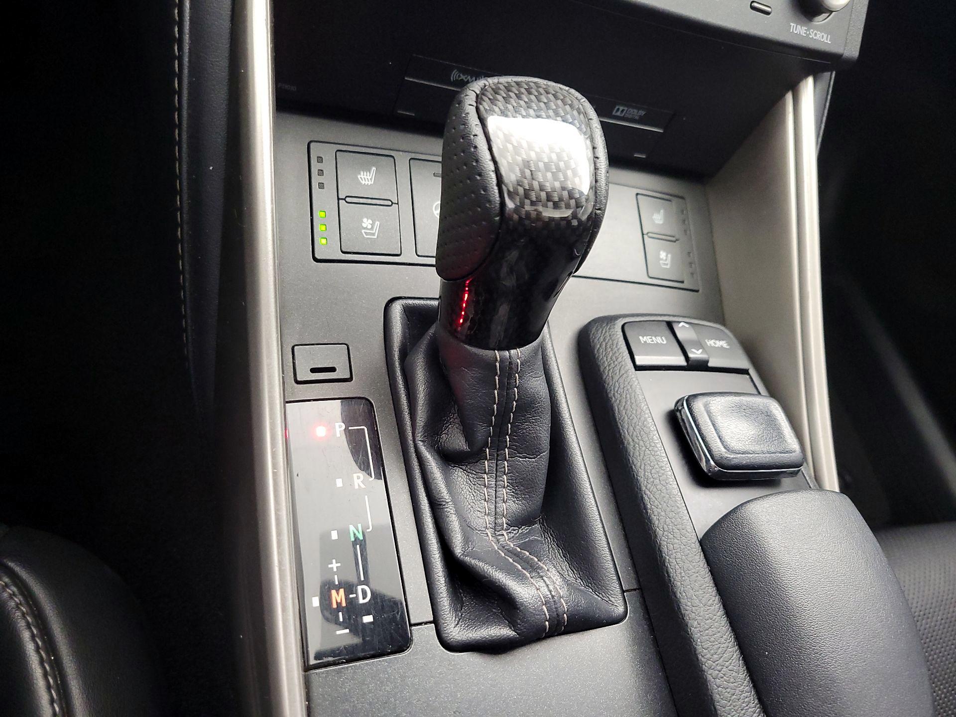 Thumbnail: 2015 Lexus IS - 18