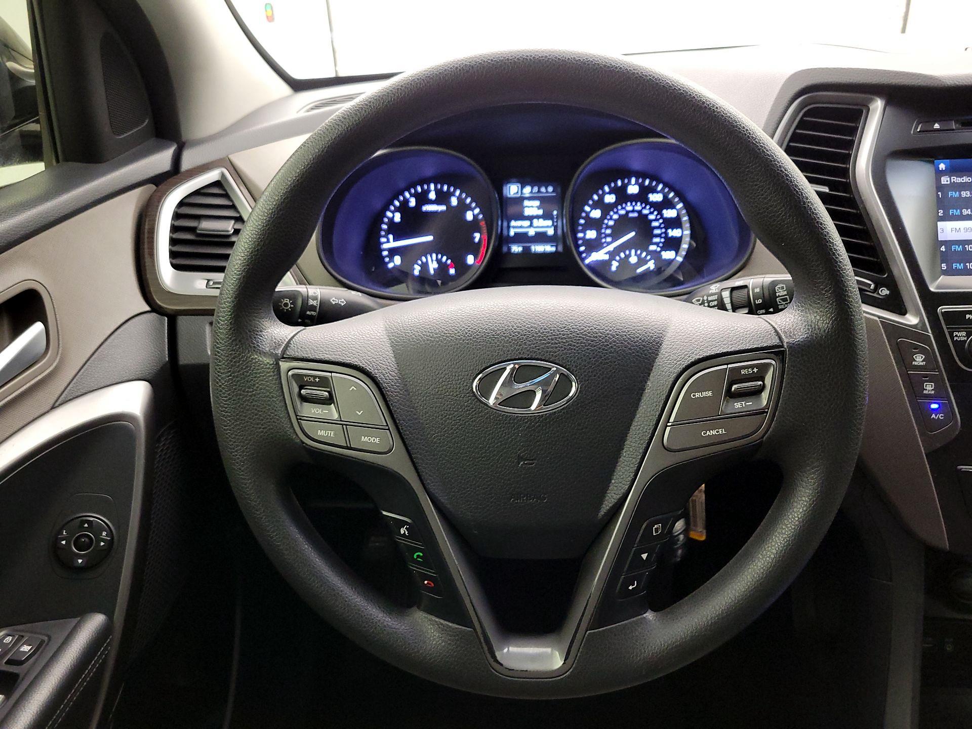 Thumbnail: 2017 Hyundai Santa Fe - 10