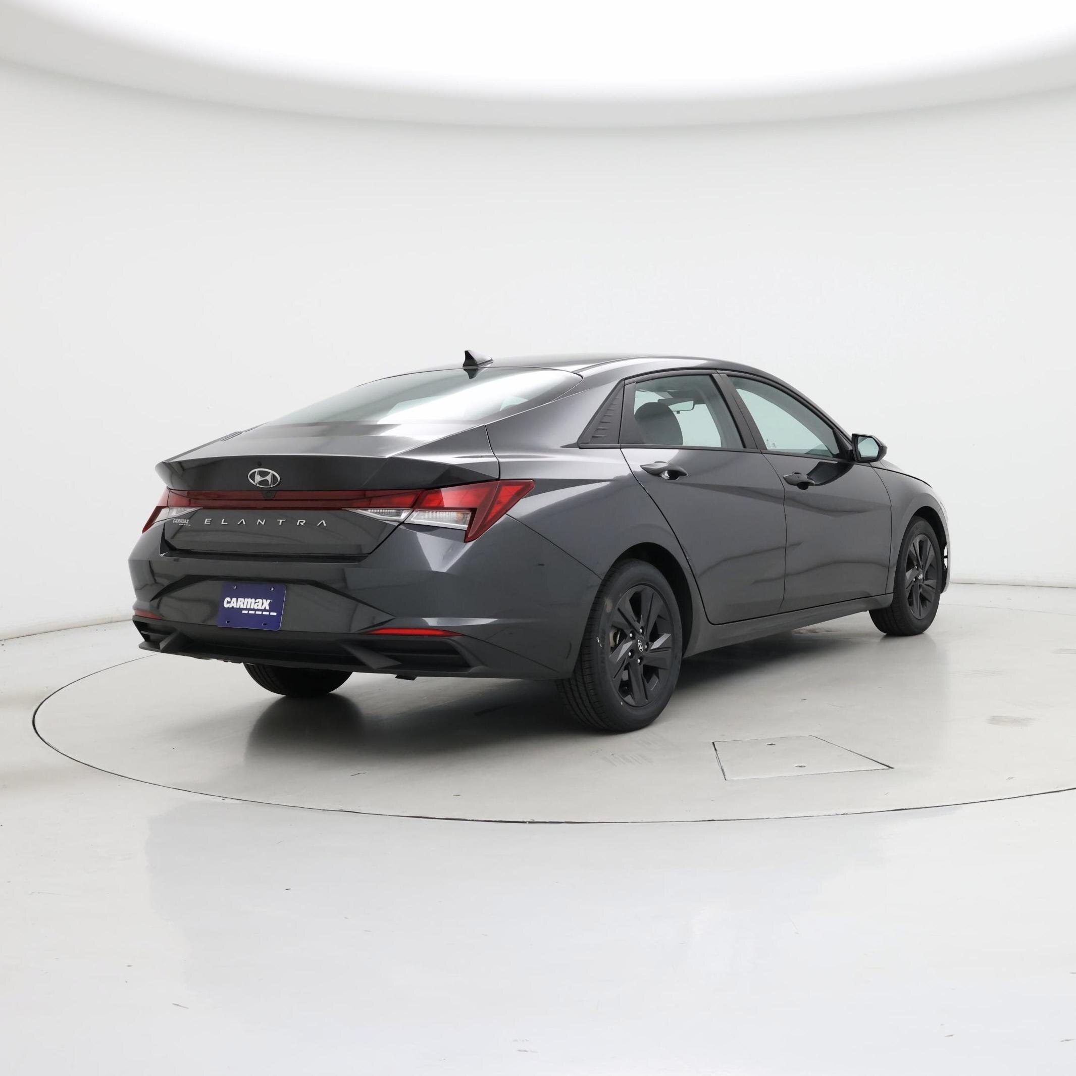 Thumbnail: 2022 Hyundai Elantra - 8