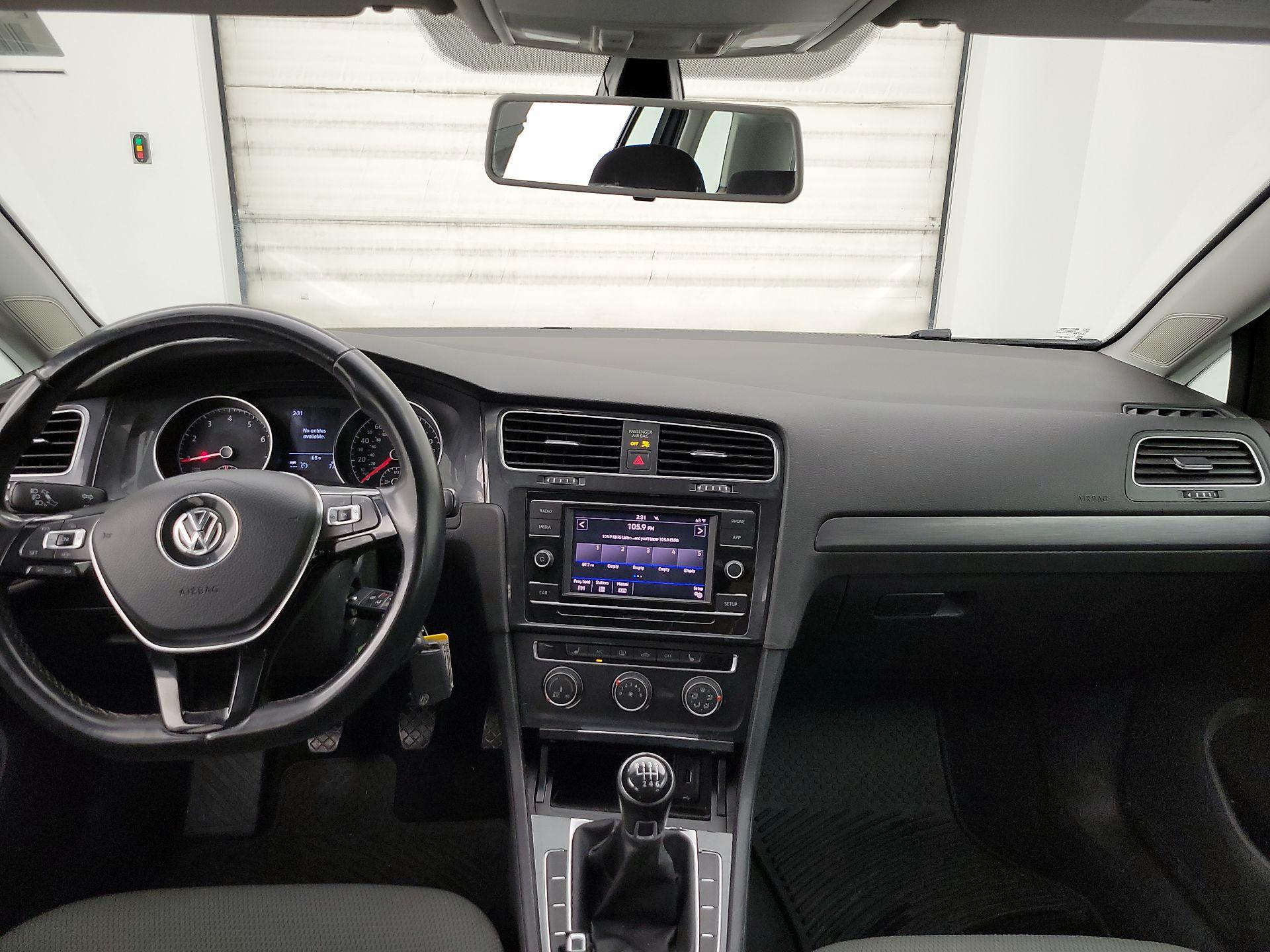 Thumbnail: 2019 Volkswagen Golf - 9