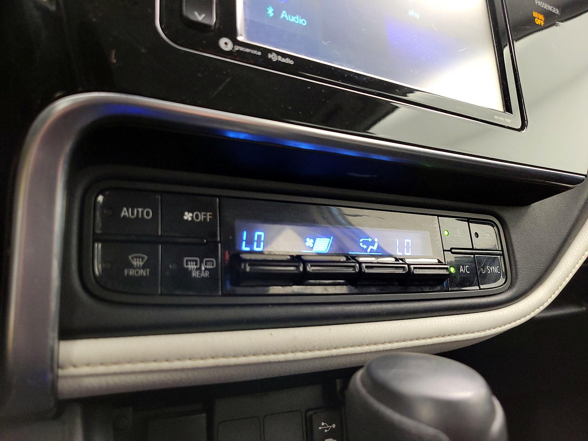 Thumbnail: 2018 Toyota Corolla iM - 16