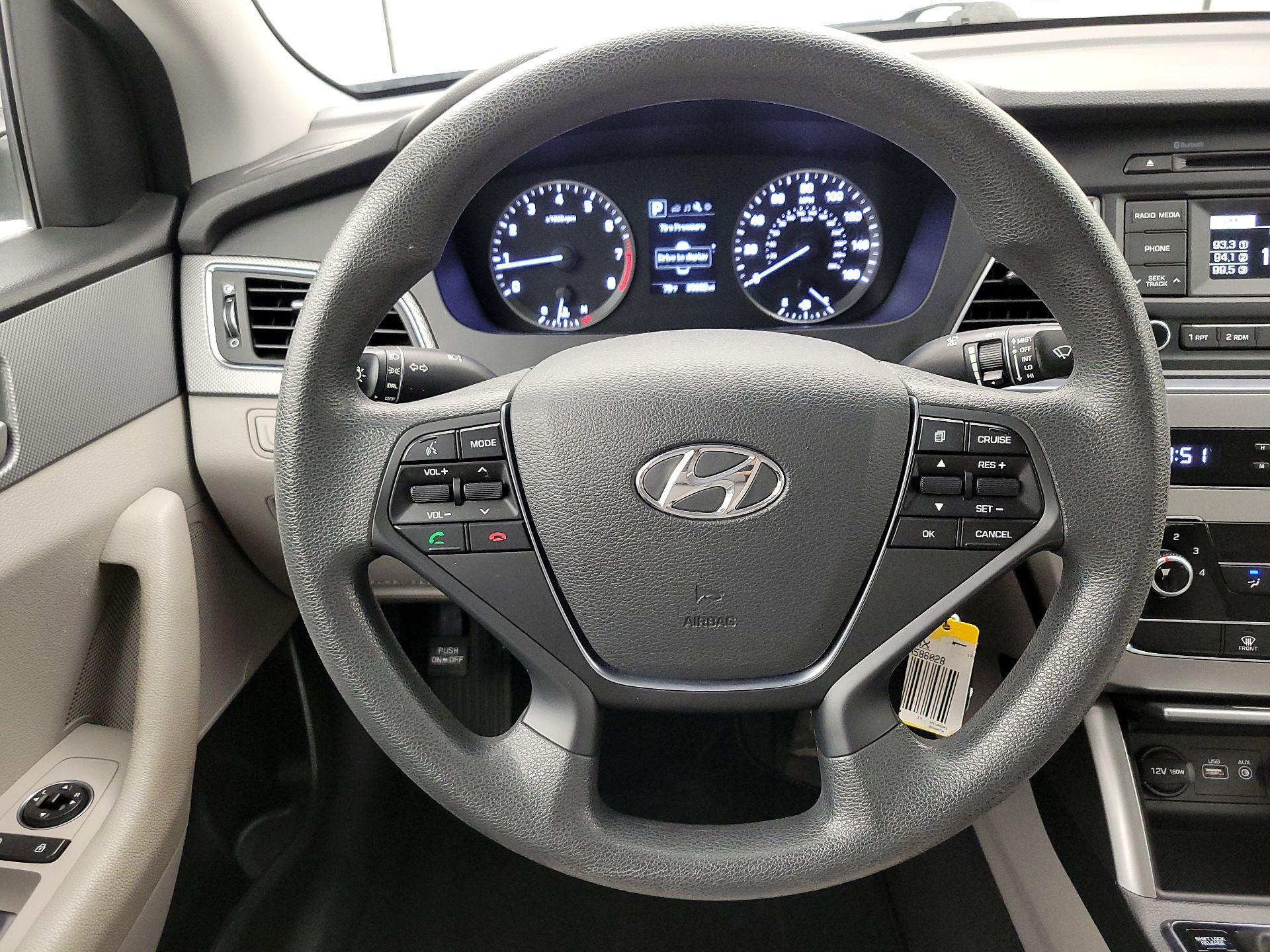 Thumbnail: 2017 Hyundai Sonata - 10