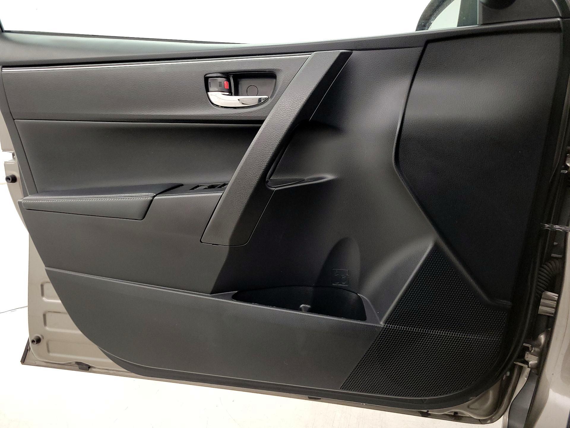 Thumbnail: 2018 Toyota Corolla - 12
