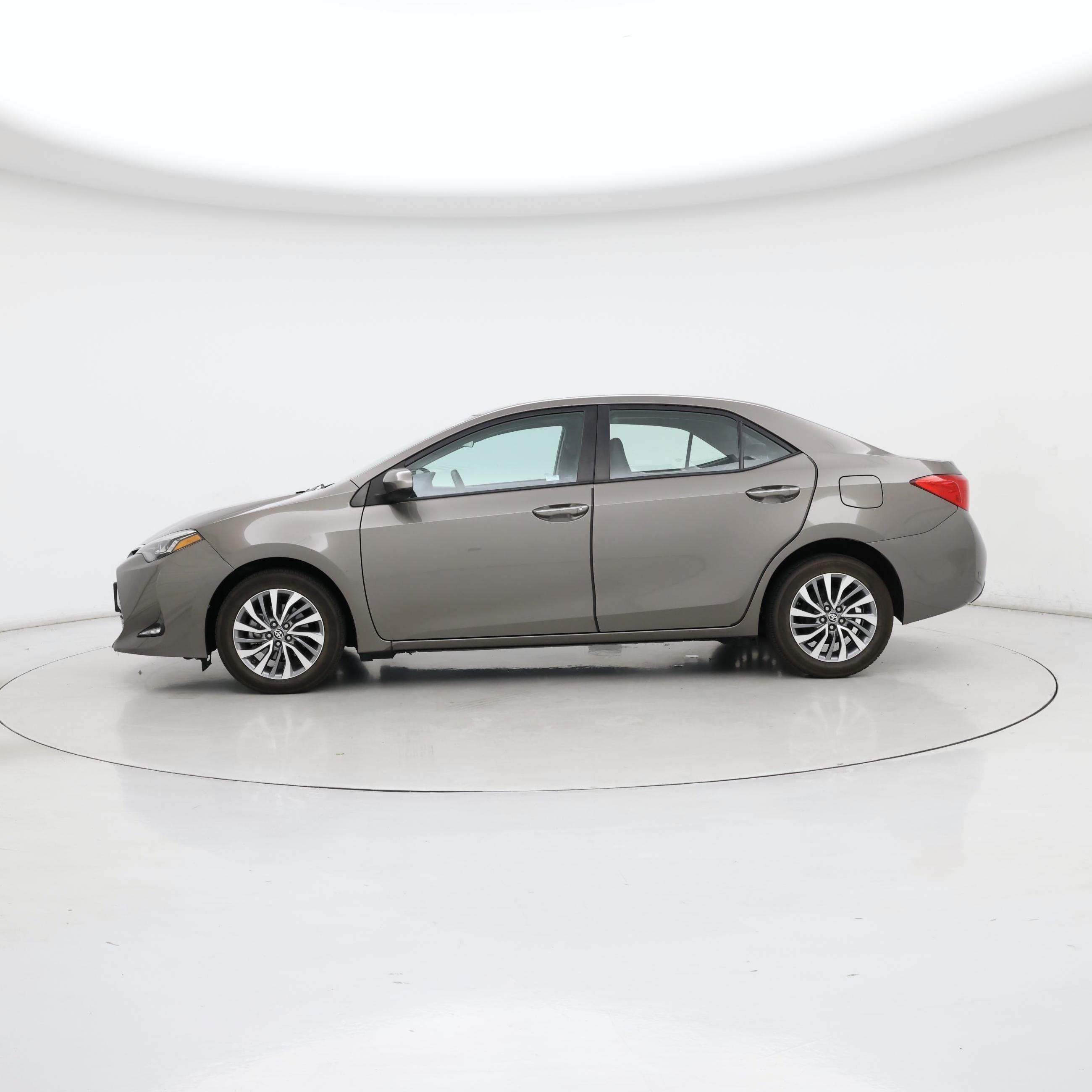 Thumbnail: 2018 Toyota Corolla - 3