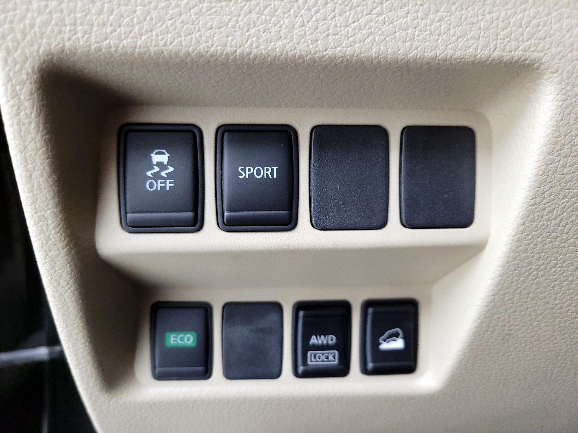 Thumbnail: 2016 Nissan Rogue - 13