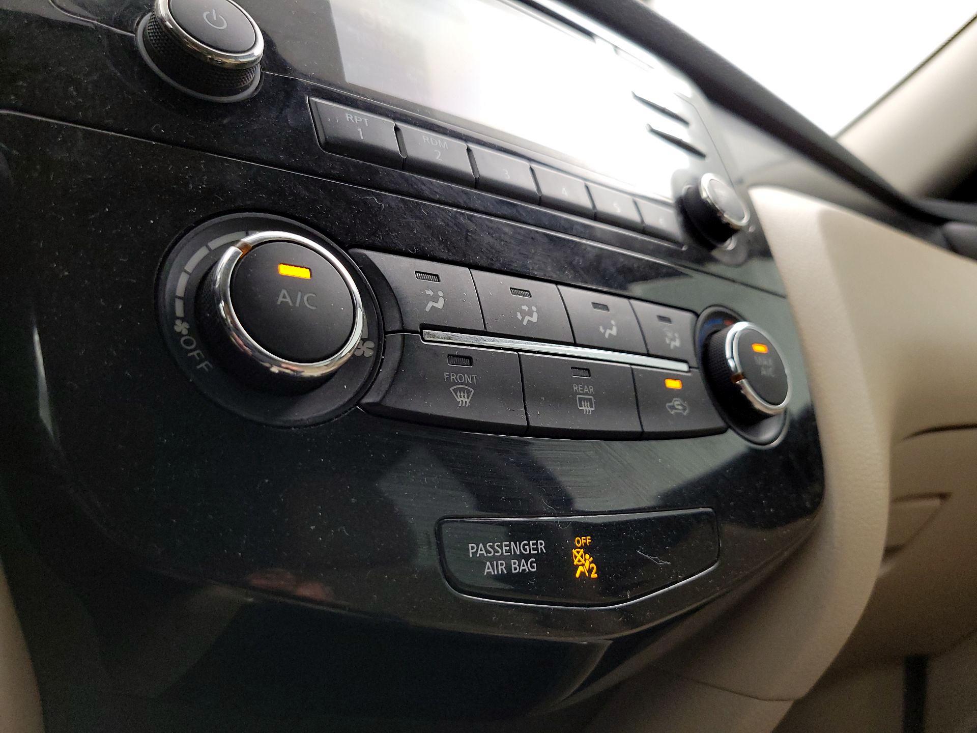 Thumbnail: 2016 Nissan Rogue - 16