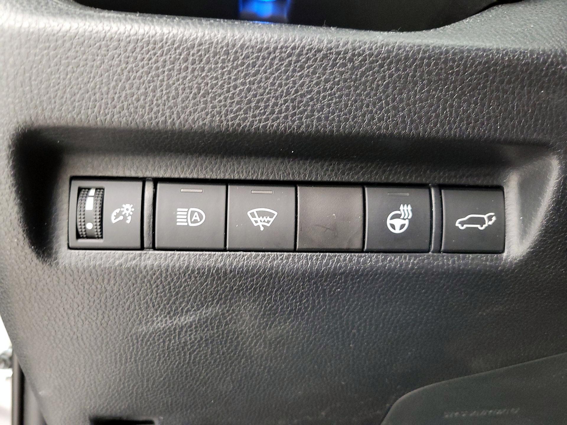 Thumbnail: 2021 Toyota RAV4 - 13