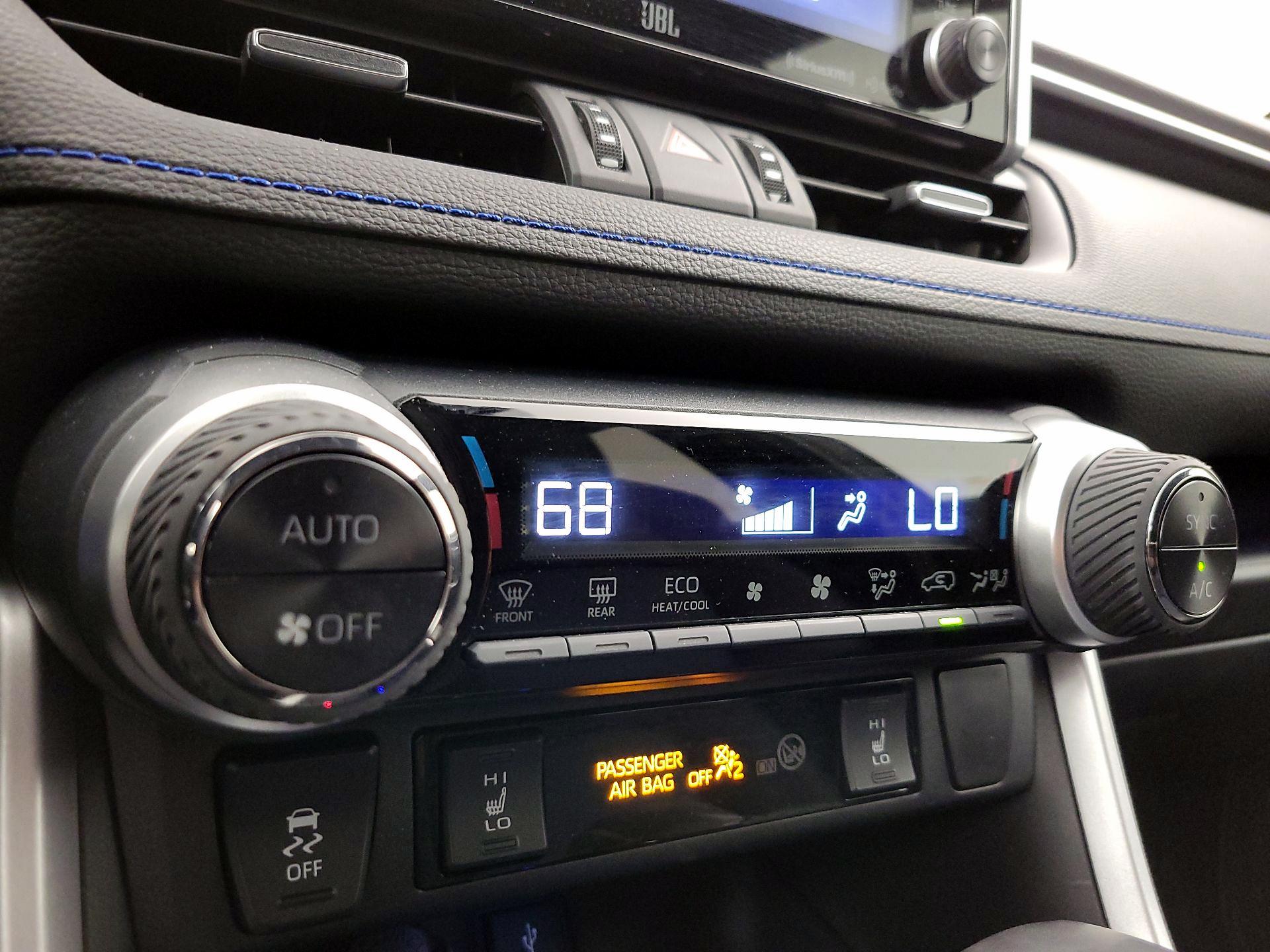 Thumbnail: 2021 Toyota RAV4 - 17