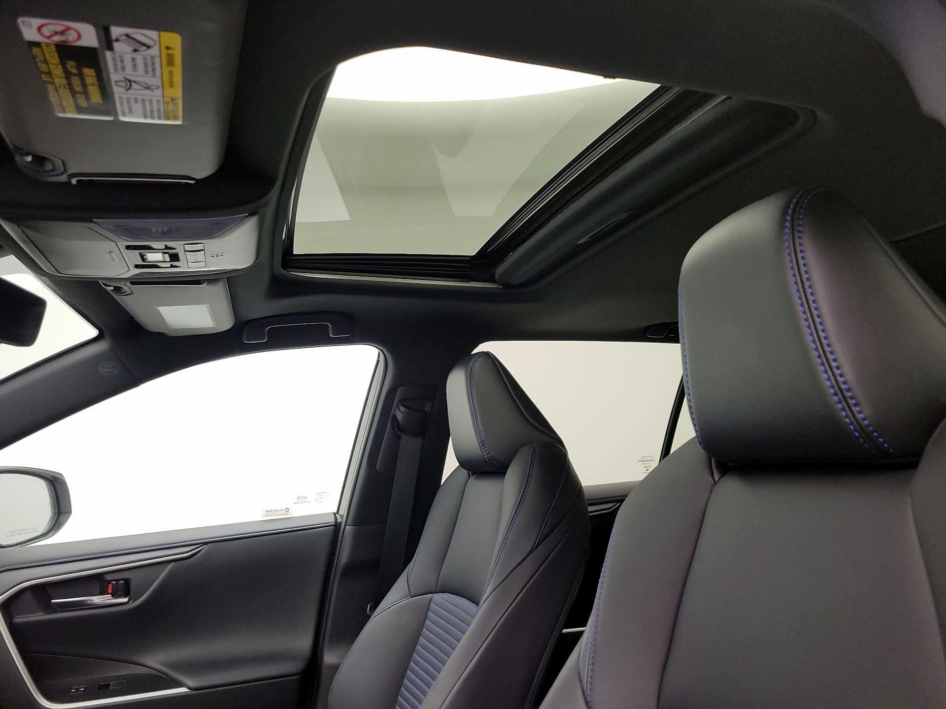 Thumbnail: 2021 Toyota RAV4 - 20