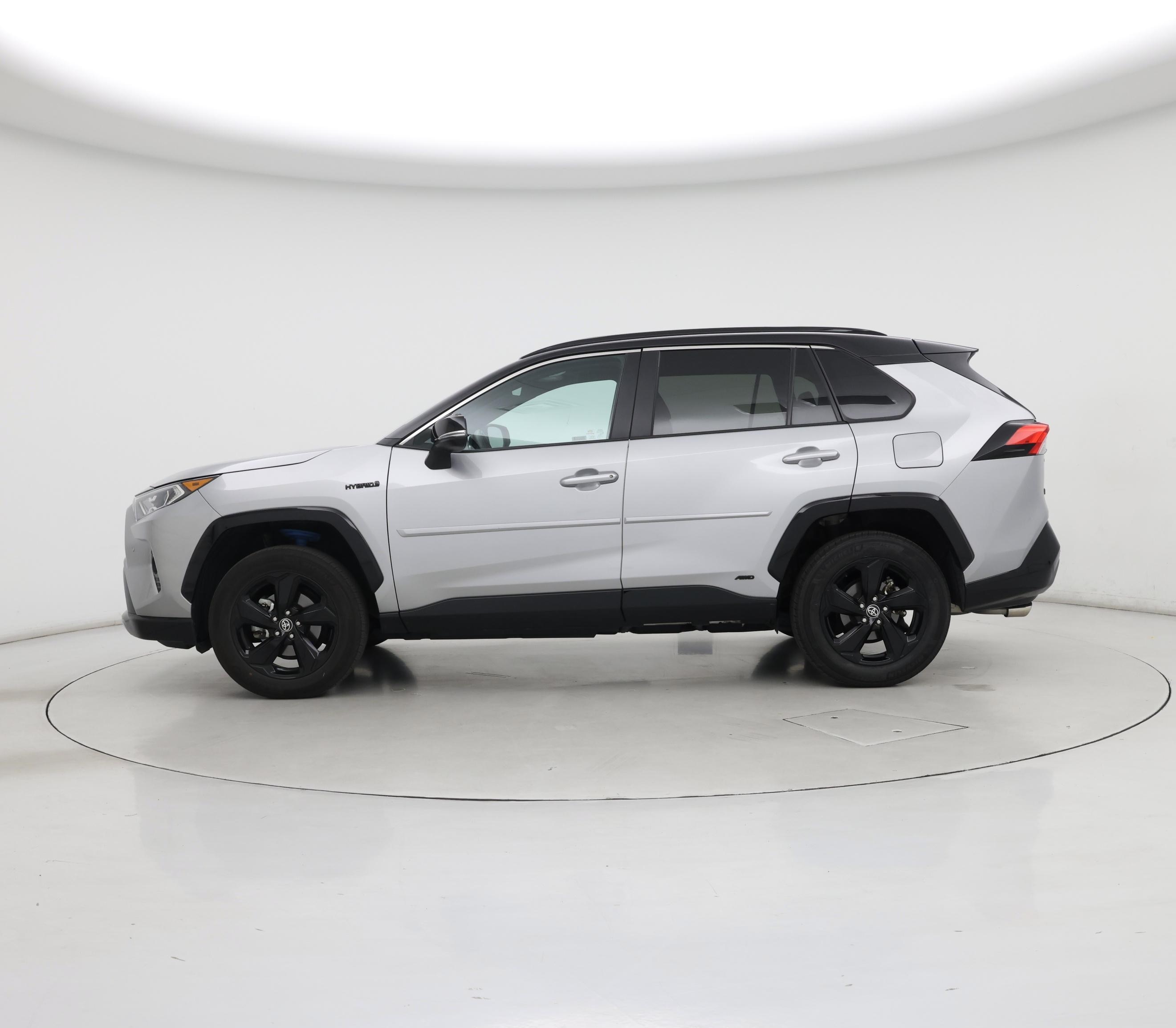Thumbnail: 2021 Toyota RAV4 - 3