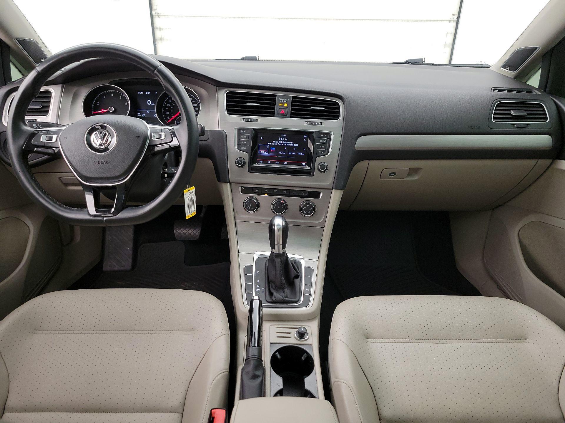 Thumbnail: 2015 Volkswagen Golf - 9