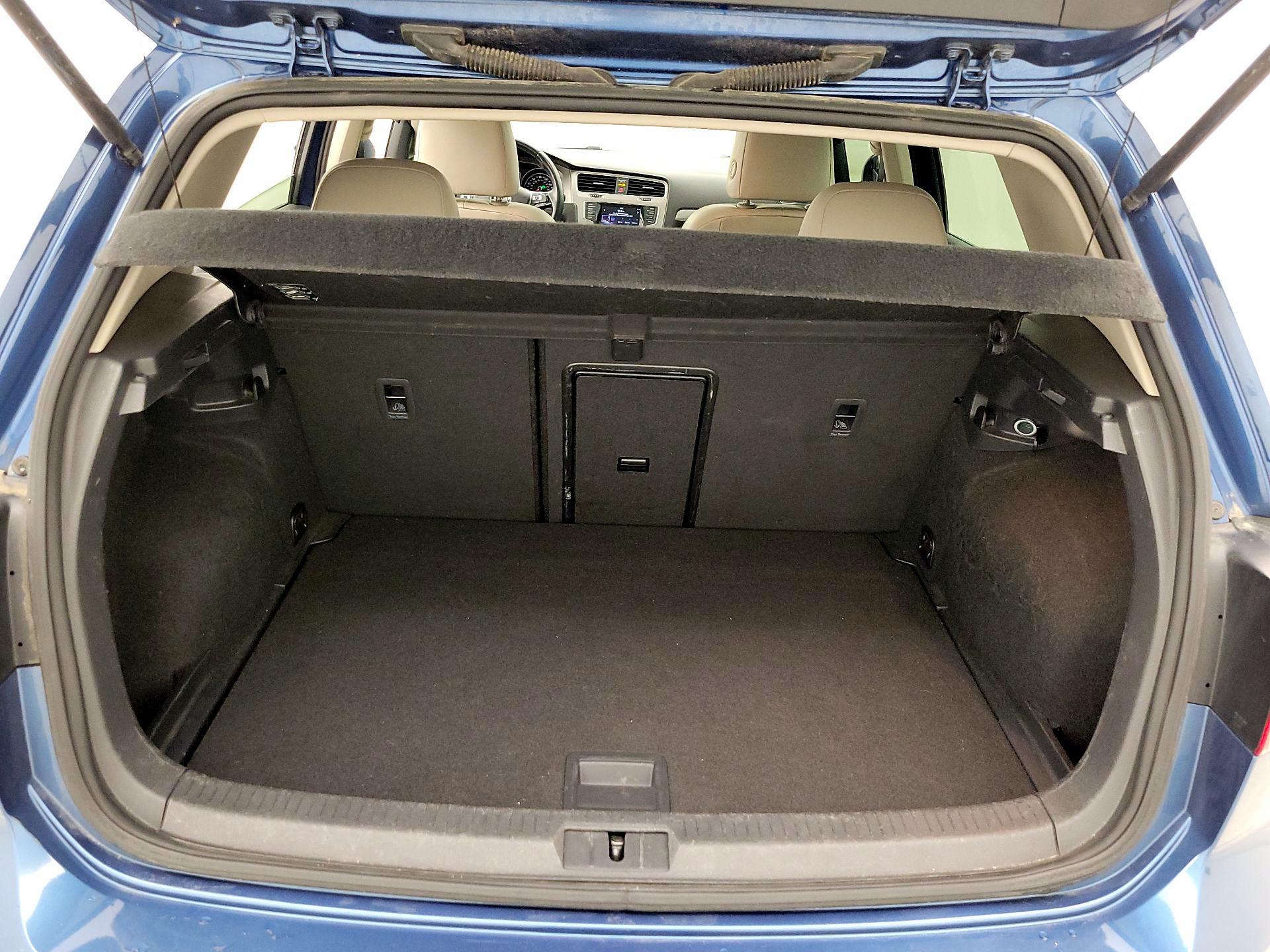 Thumbnail: 2015 Volkswagen Golf - 20
