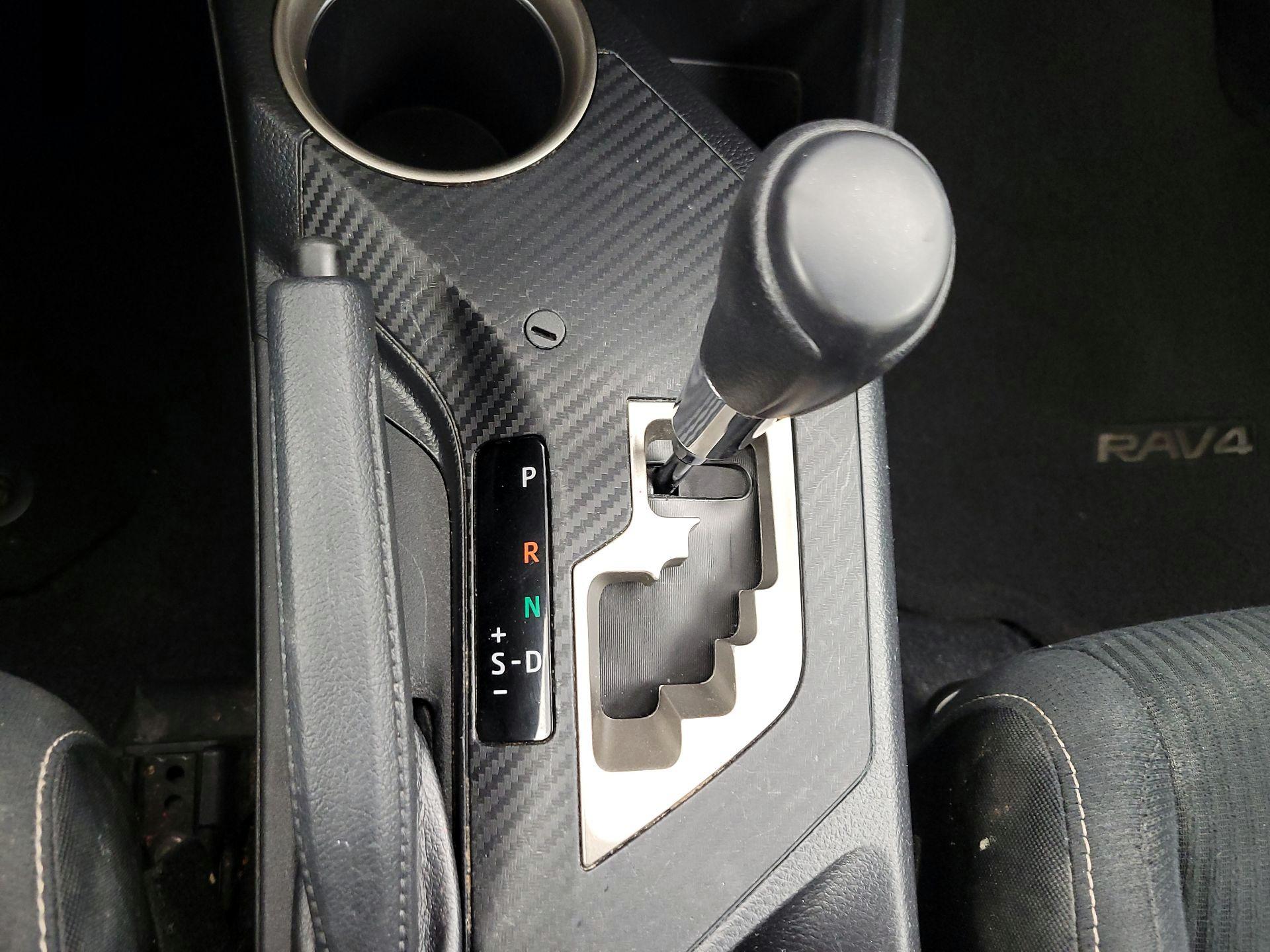 Thumbnail: 2013 Toyota RAV4 - 17