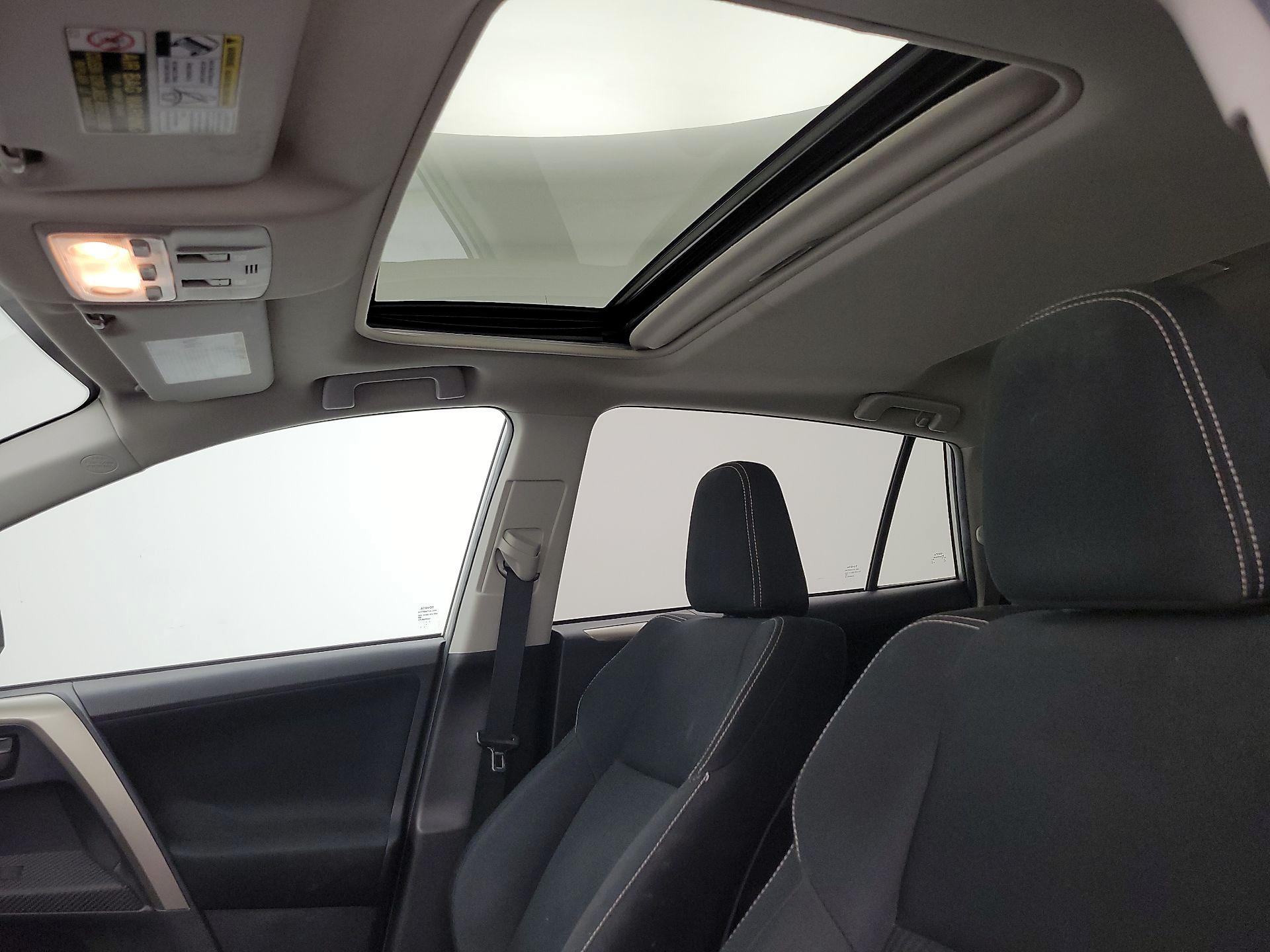 Thumbnail: 2013 Toyota RAV4 - 19