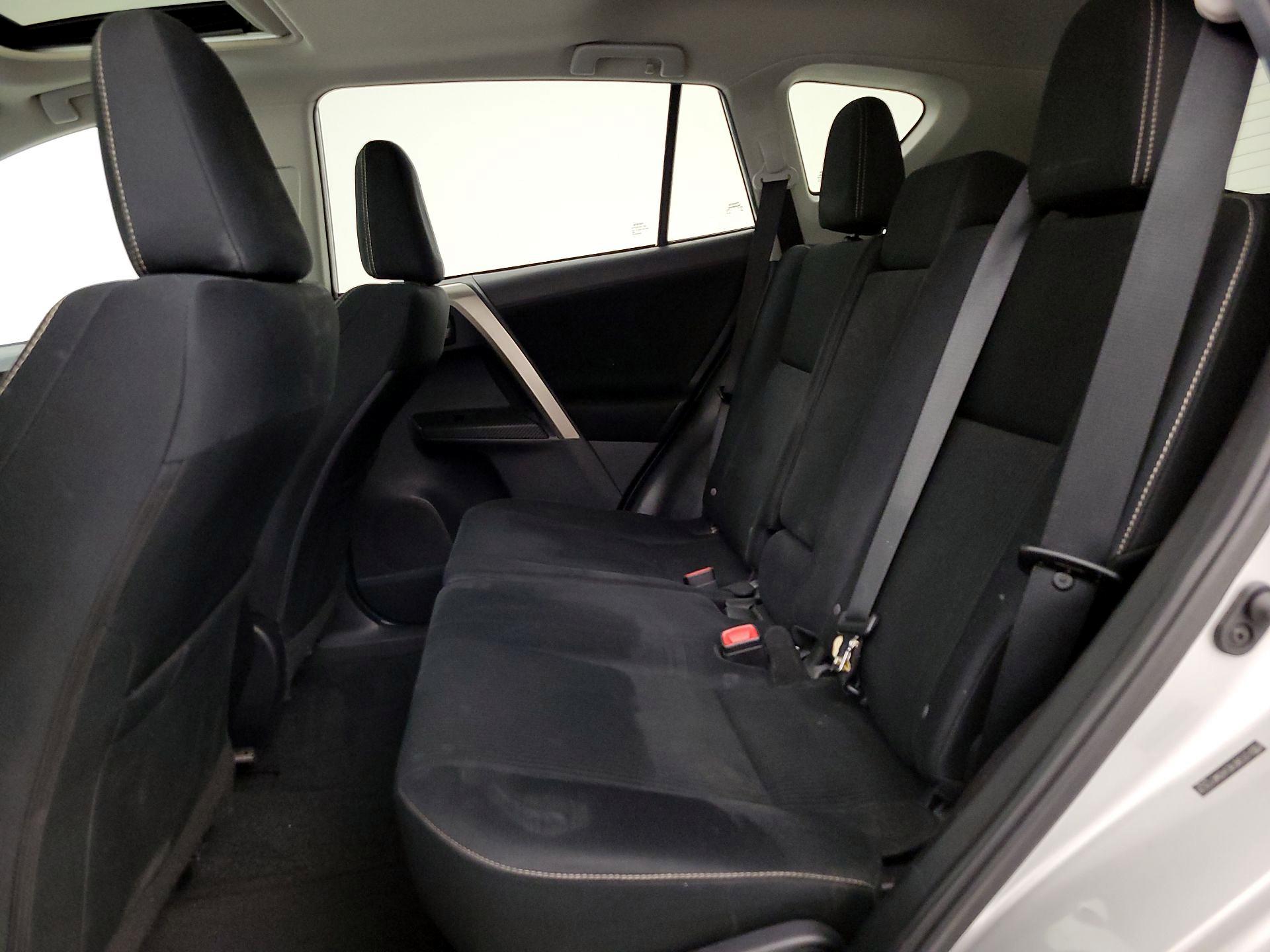 Thumbnail: 2013 Toyota RAV4 - 20