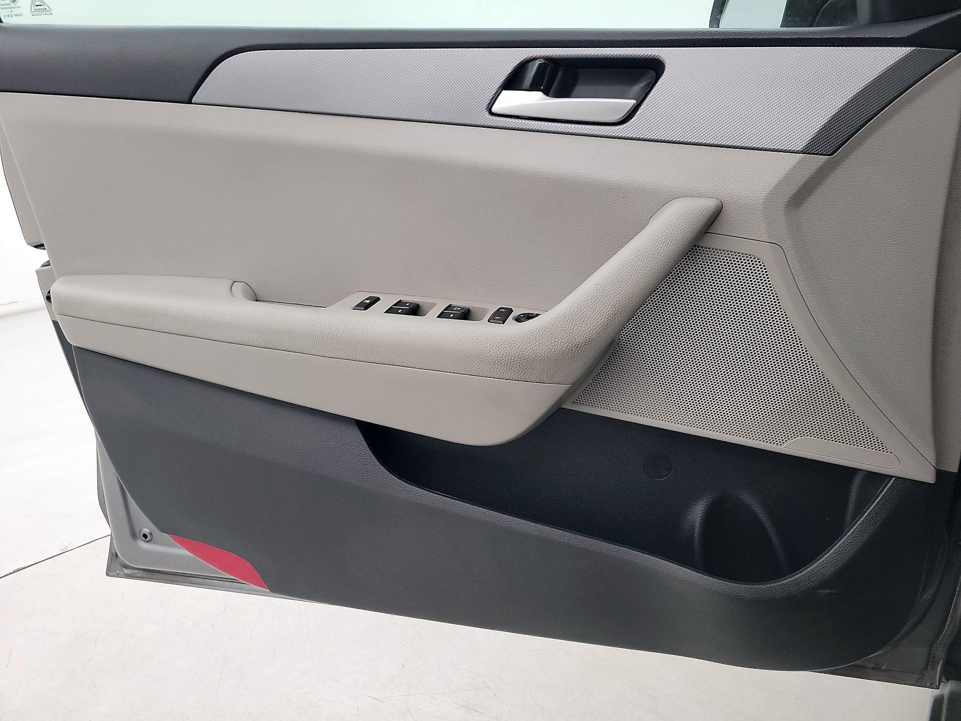 Thumbnail: 2019 Hyundai Sonata - 12