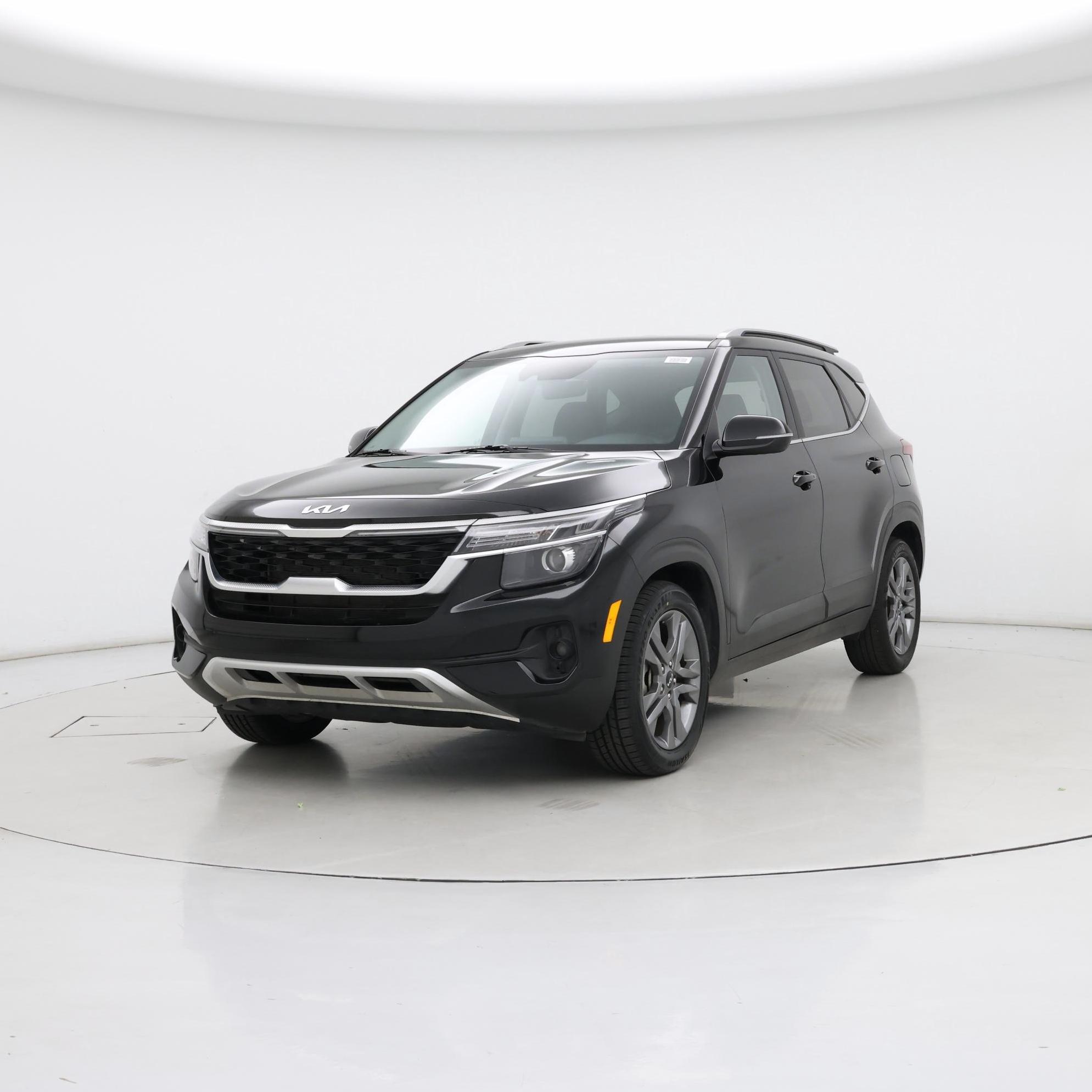 Thumbnail: 2023 Kia Seltos - 4