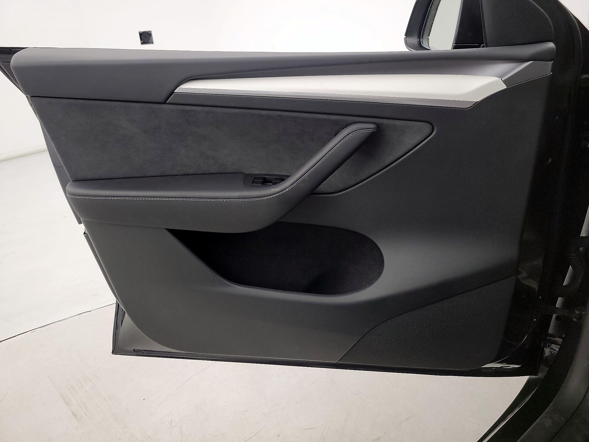 Thumbnail: 2025 Tesla Model Y - 12