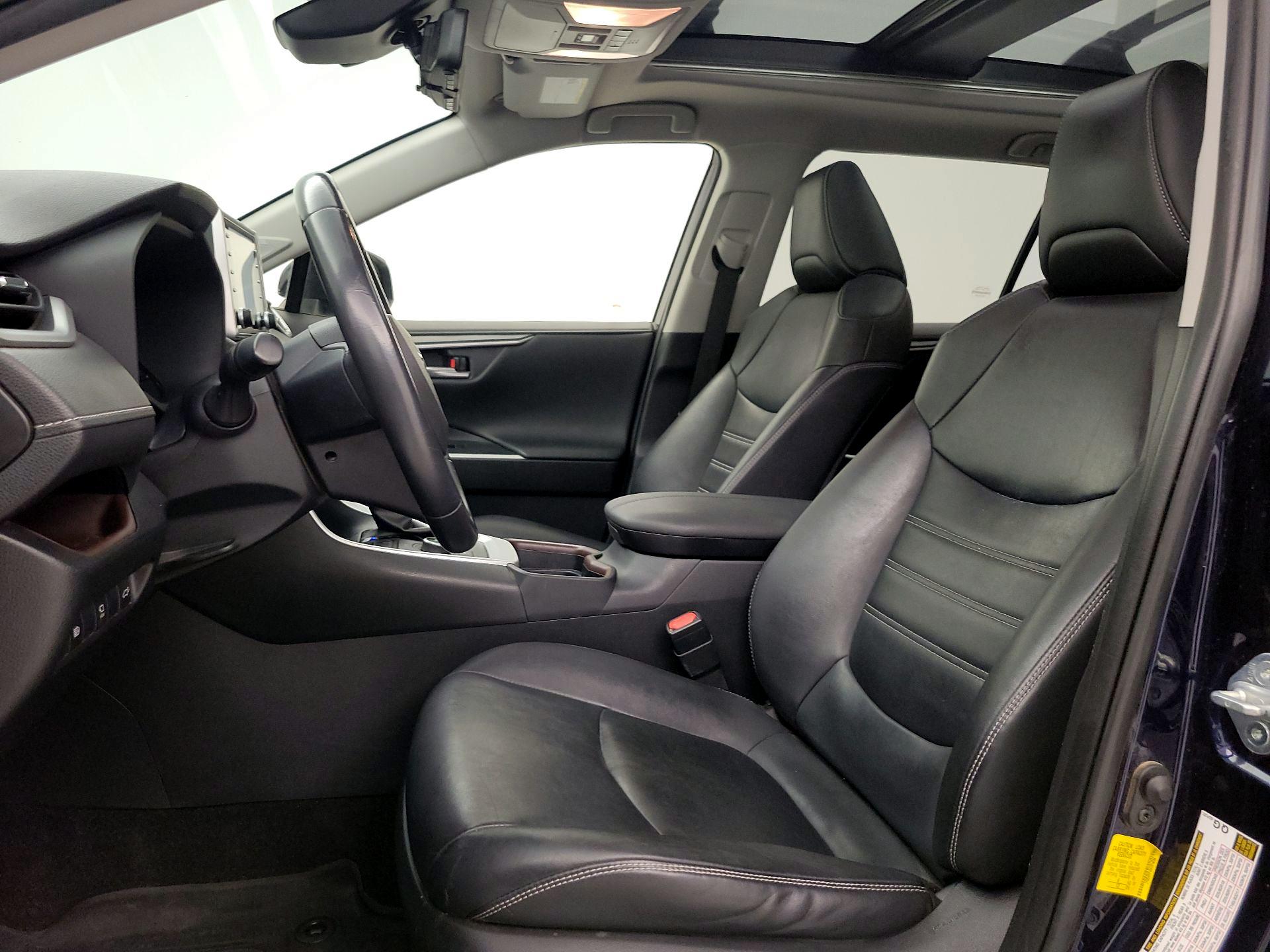 Thumbnail: 2019 Toyota RAV4 - 11