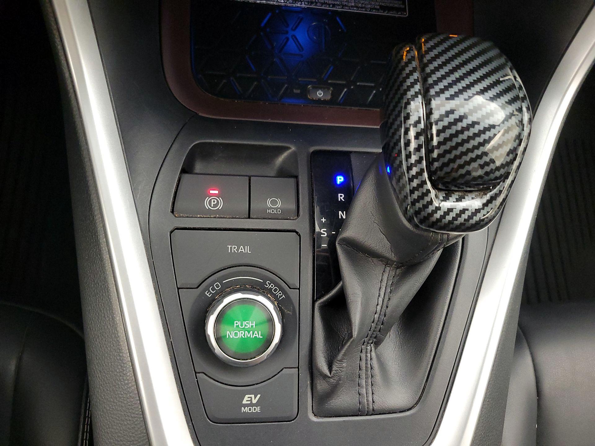 Thumbnail: 2019 Toyota RAV4 - 18