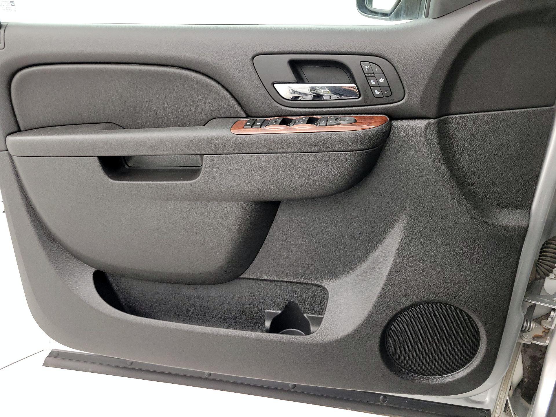 Thumbnail: 2013 Chevrolet Avalanche 1500 - 12
