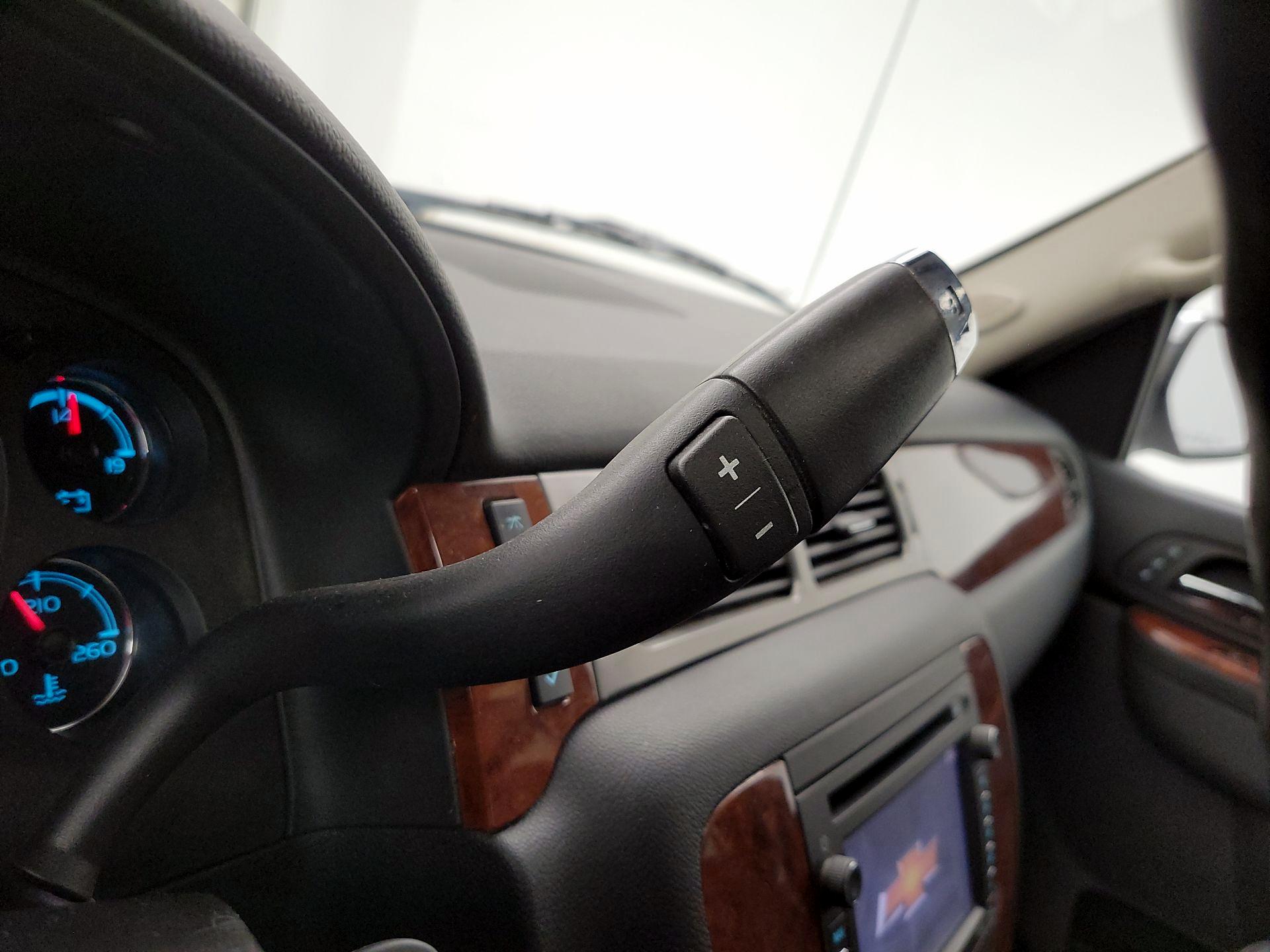 Thumbnail: 2013 Chevrolet Avalanche 1500 - 18