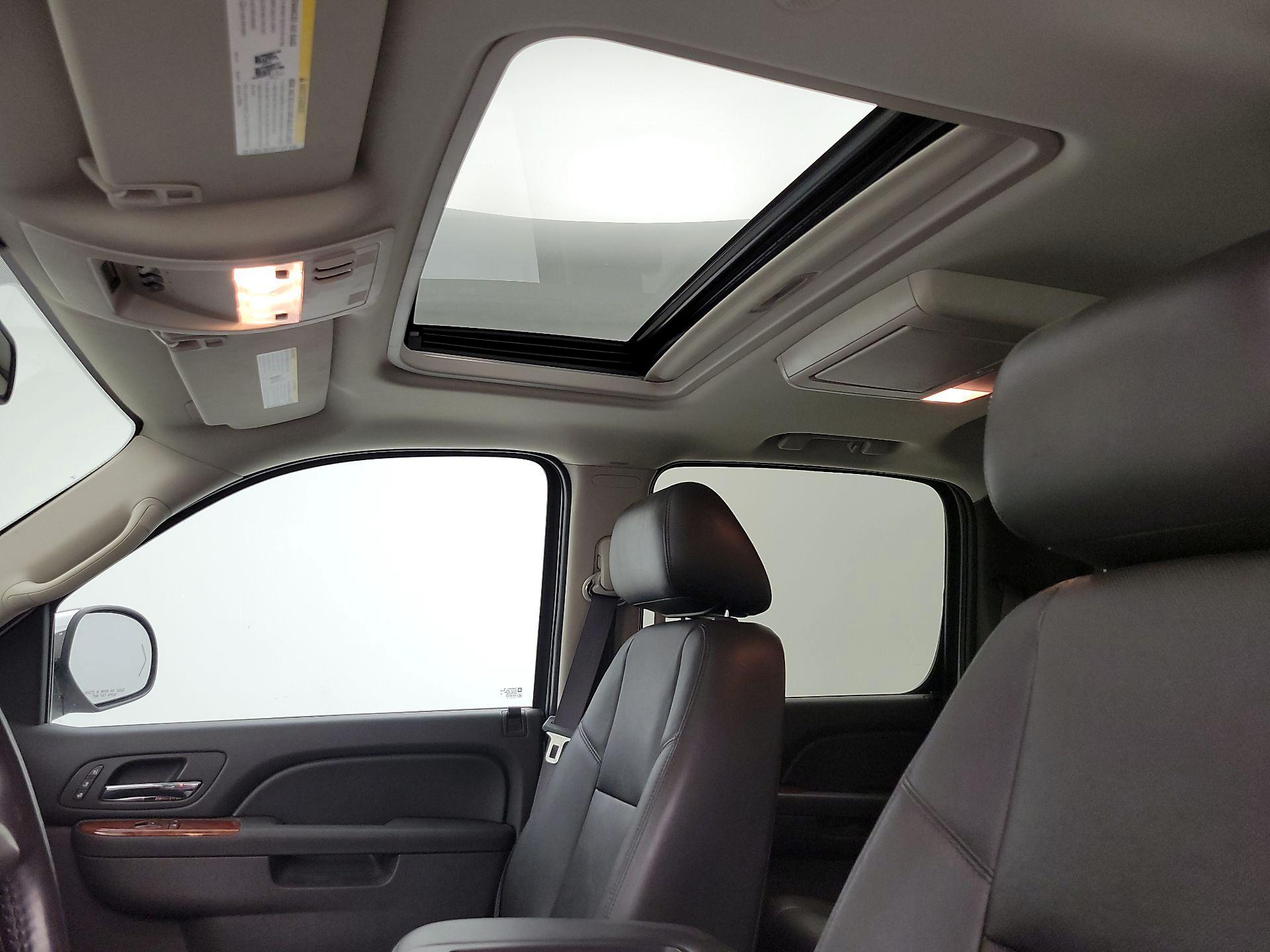 Thumbnail: 2013 Chevrolet Avalanche 1500 - 20