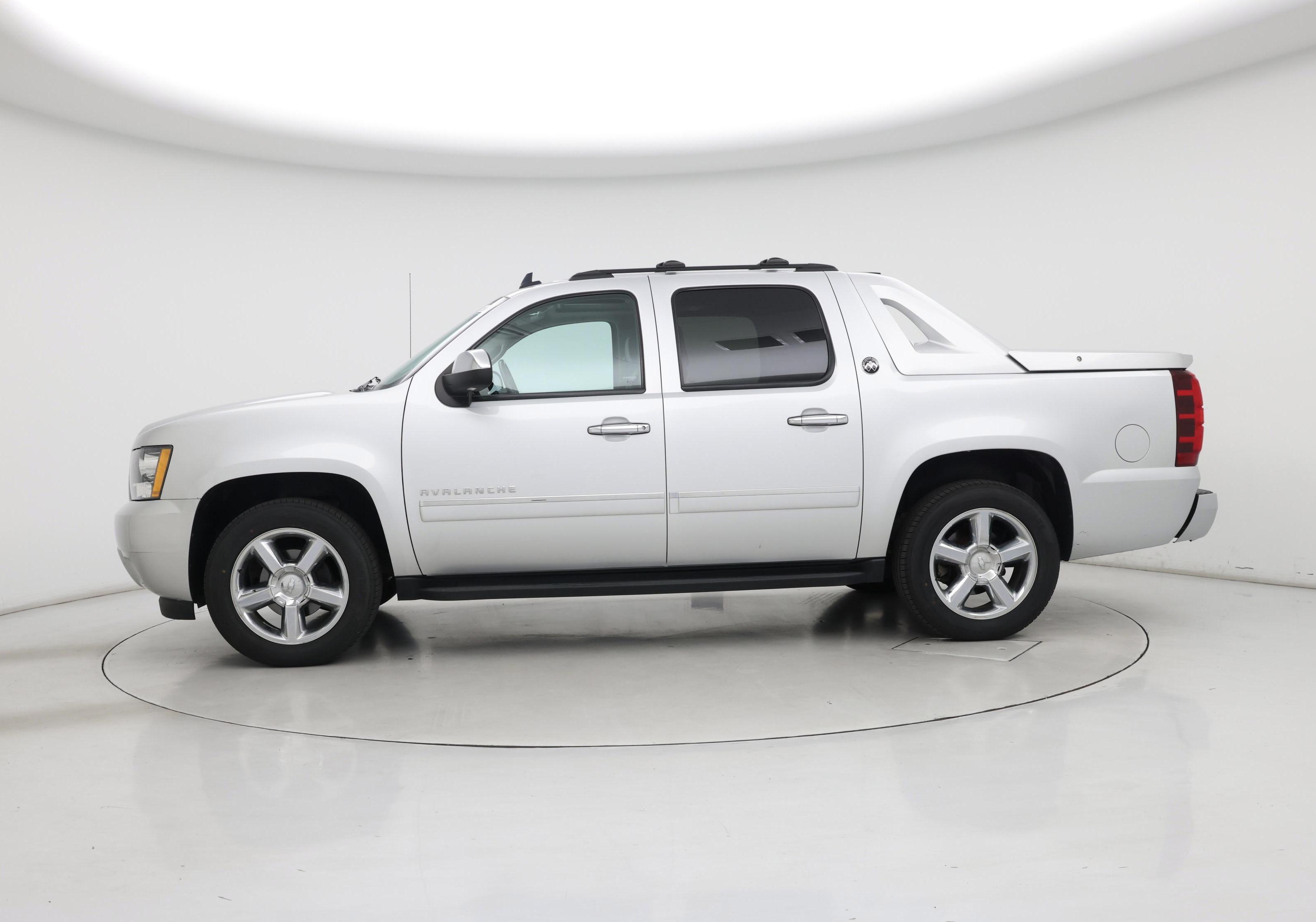 Thumbnail: 2013 Chevrolet Avalanche 1500 - 3