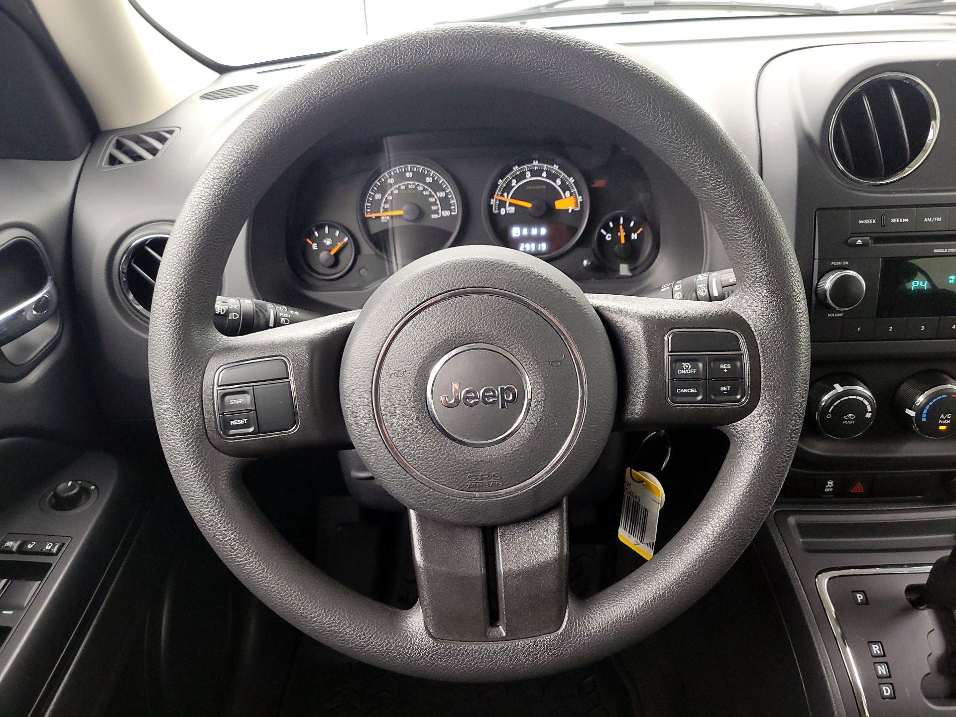 Thumbnail: 2015 Jeep Patriot - 10
