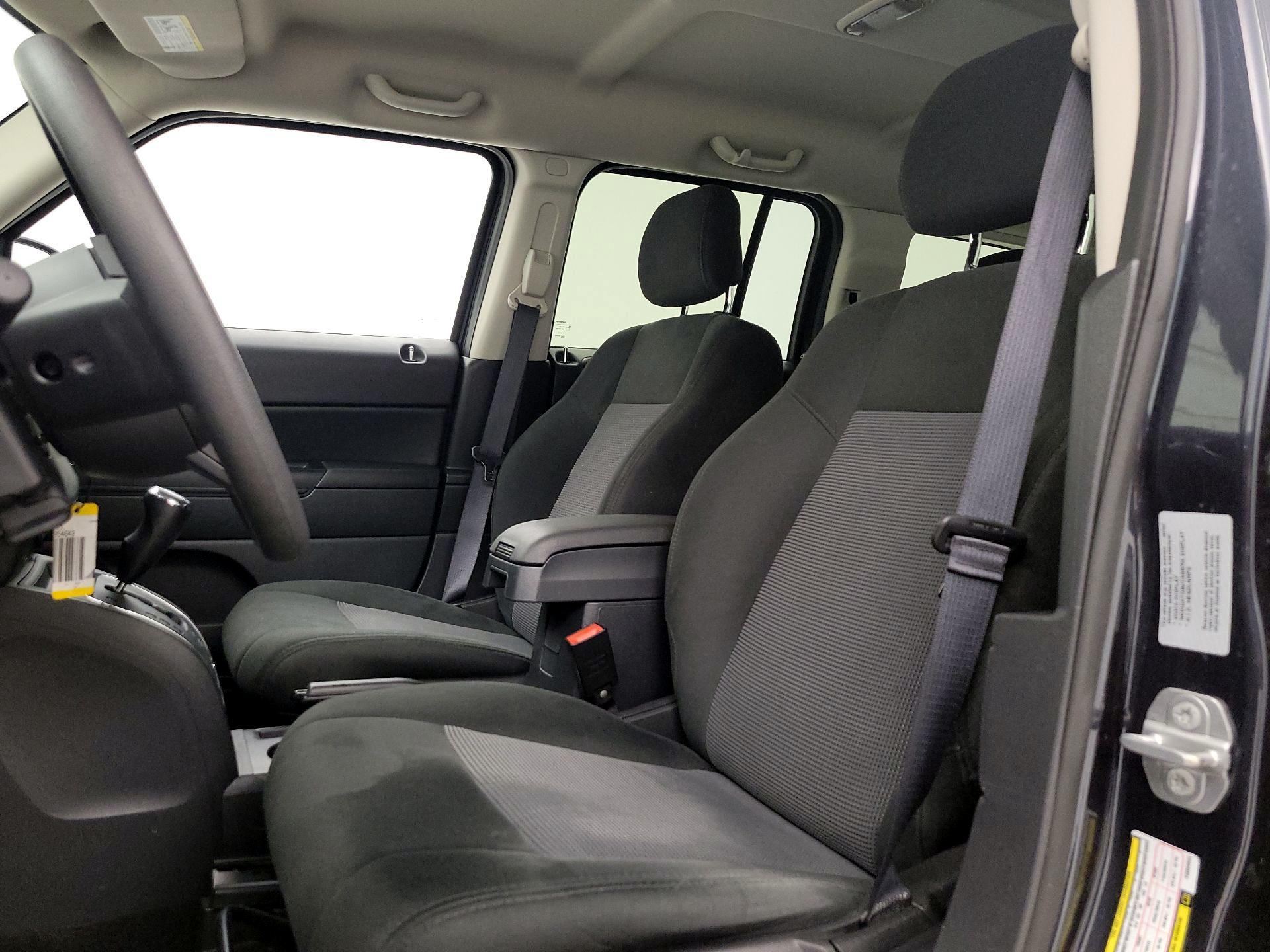 Thumbnail: 2015 Jeep Patriot - 11