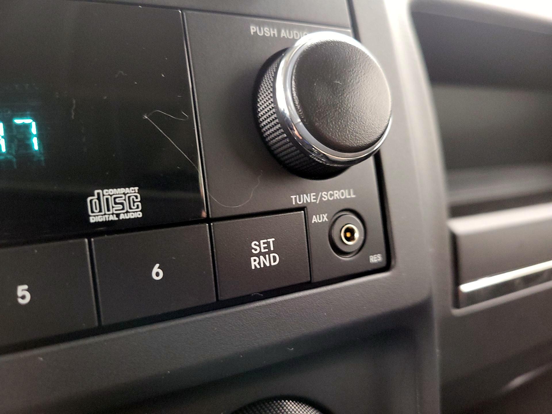 Thumbnail: 2015 Jeep Patriot - 16