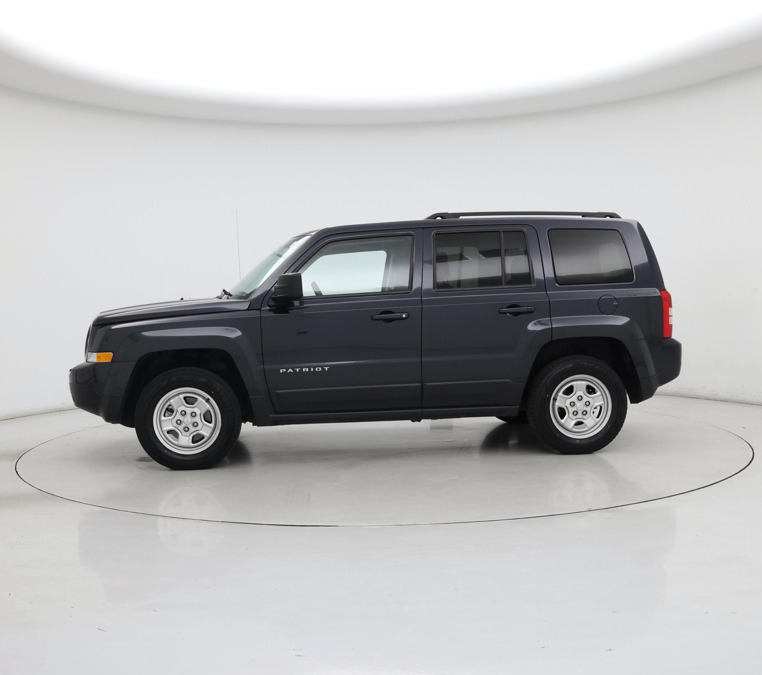 Thumbnail: 2015 Jeep Patriot - 3