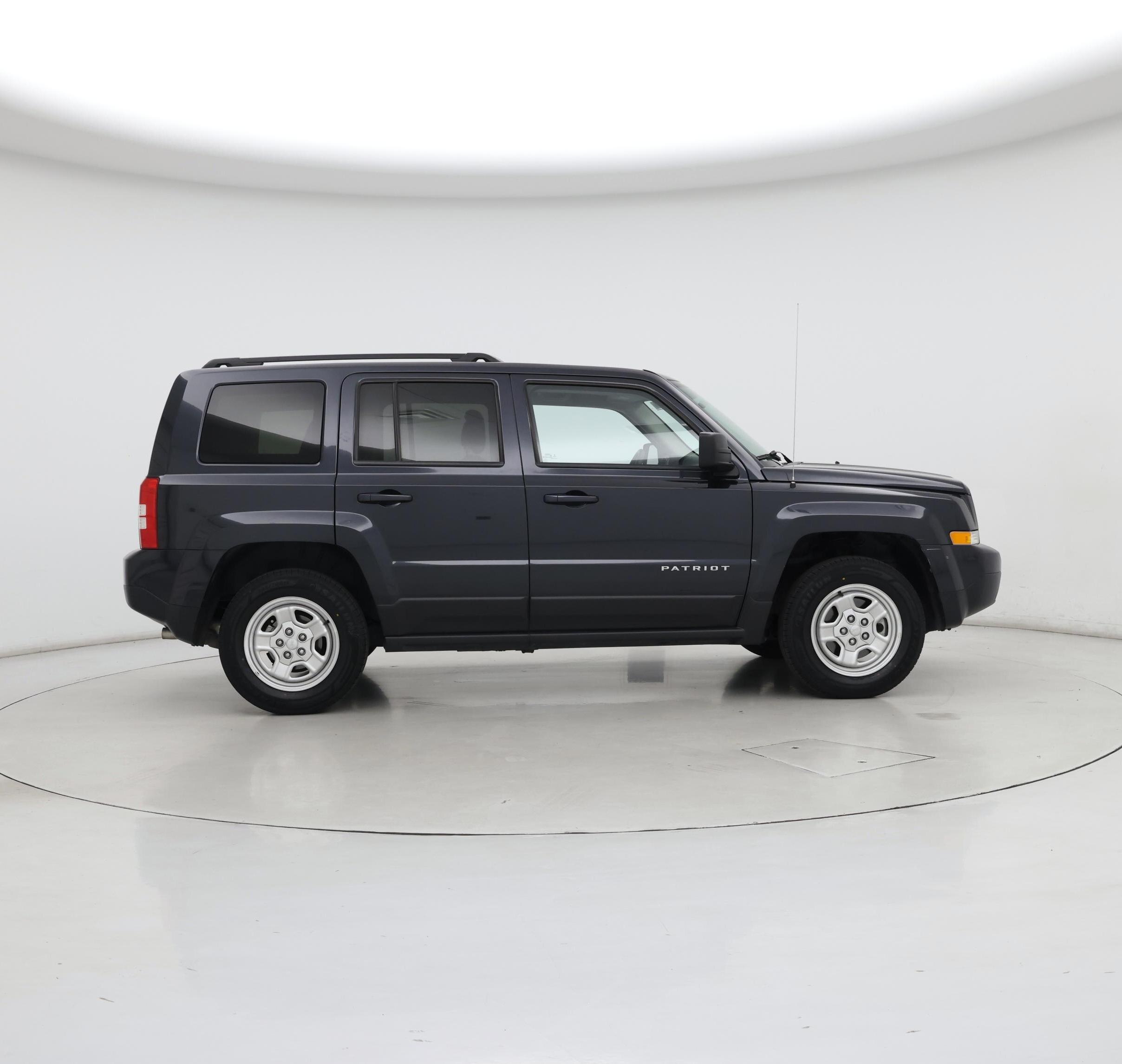 Thumbnail: 2015 Jeep Patriot - 7