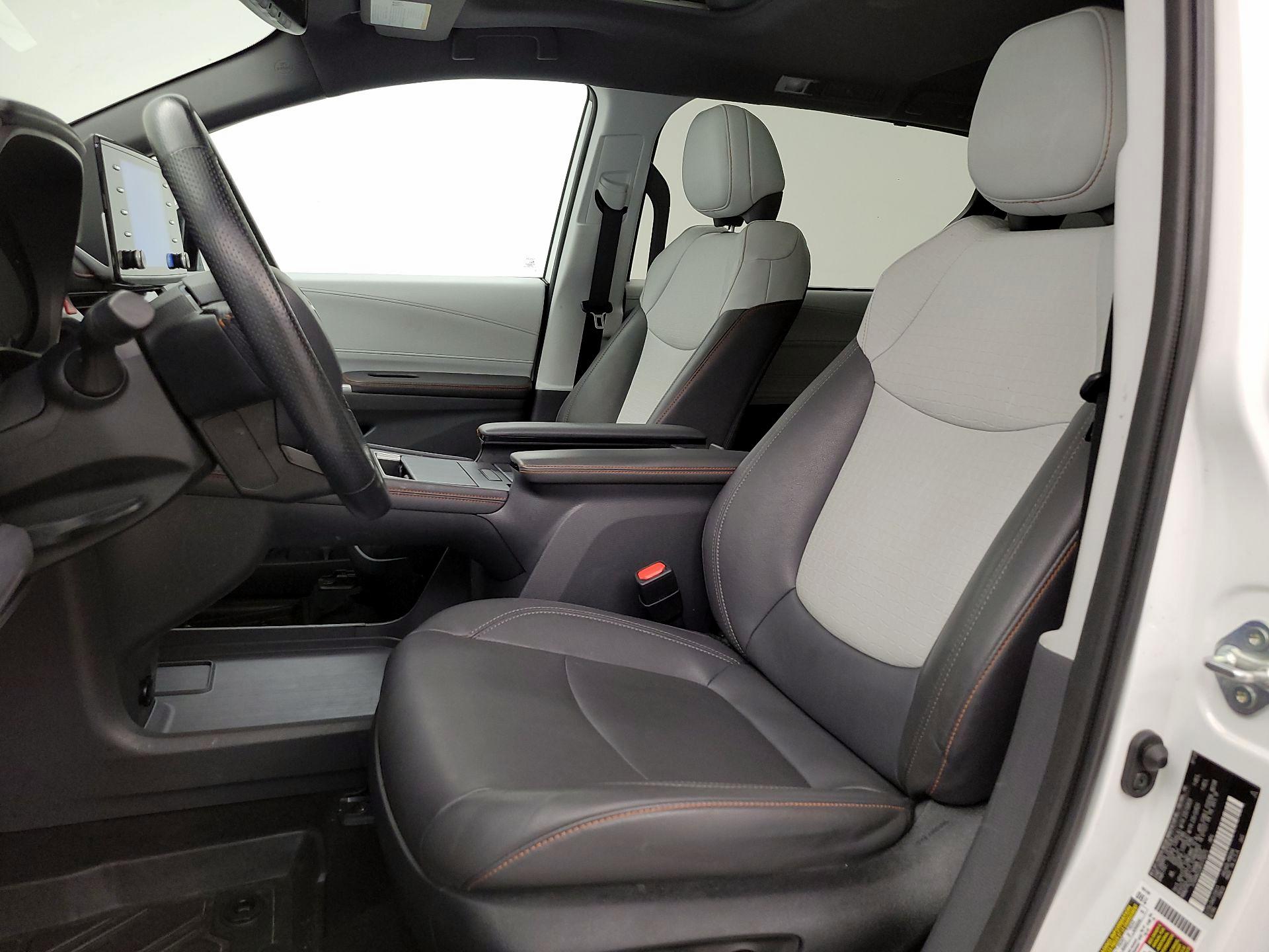 Thumbnail: 2023 Toyota Sienna - 11