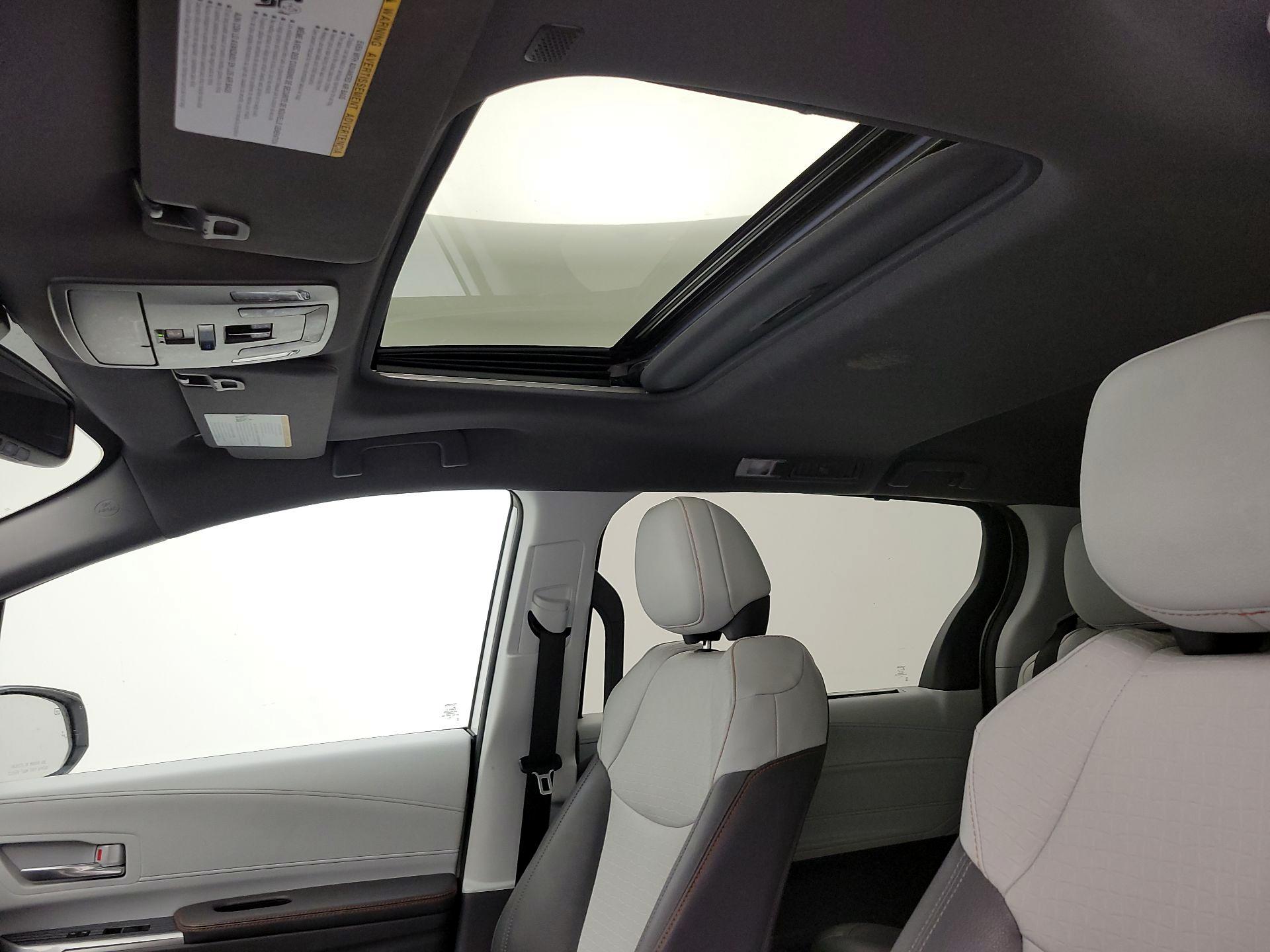Thumbnail: 2023 Toyota Sienna - 20