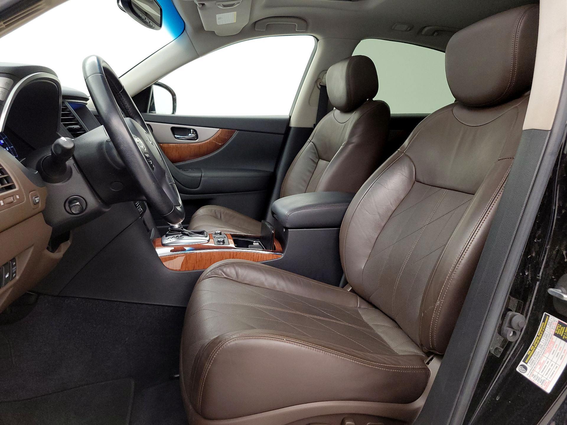 Thumbnail: 2016 INFINITI QX70 - 11