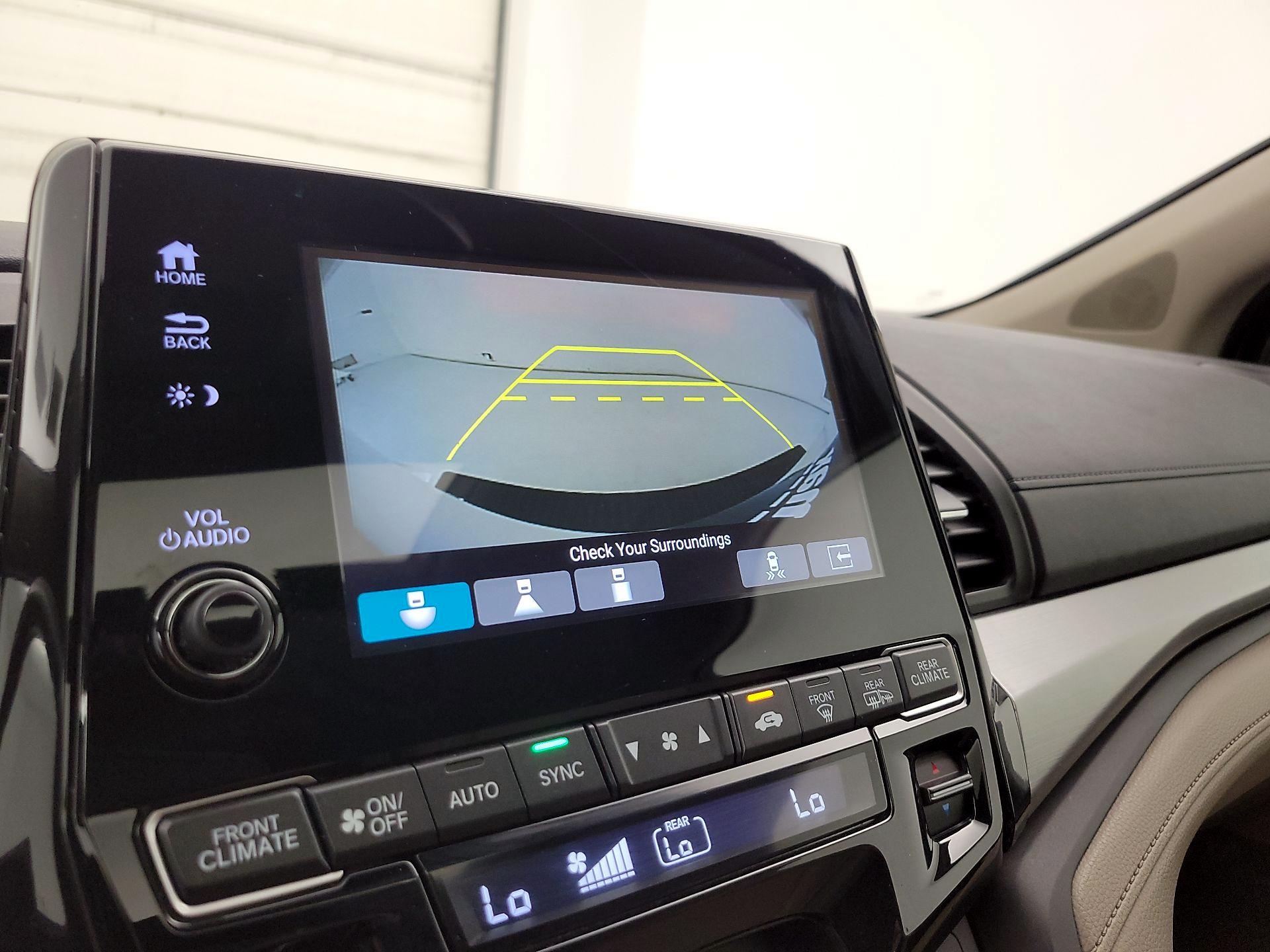 Thumbnail: 2018 Honda Odyssey - 15